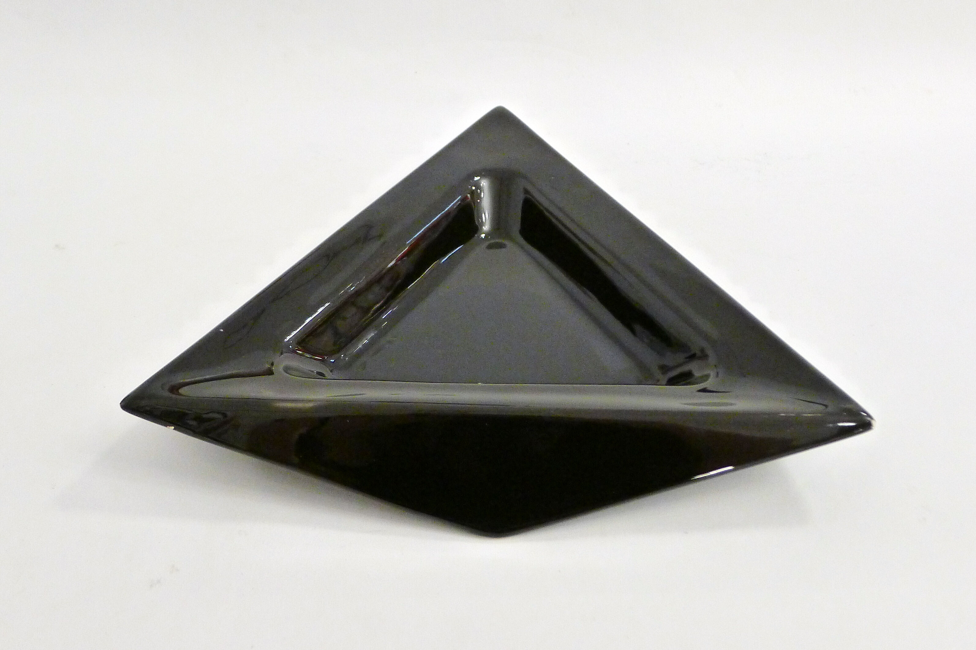Black triangular trinket bowl