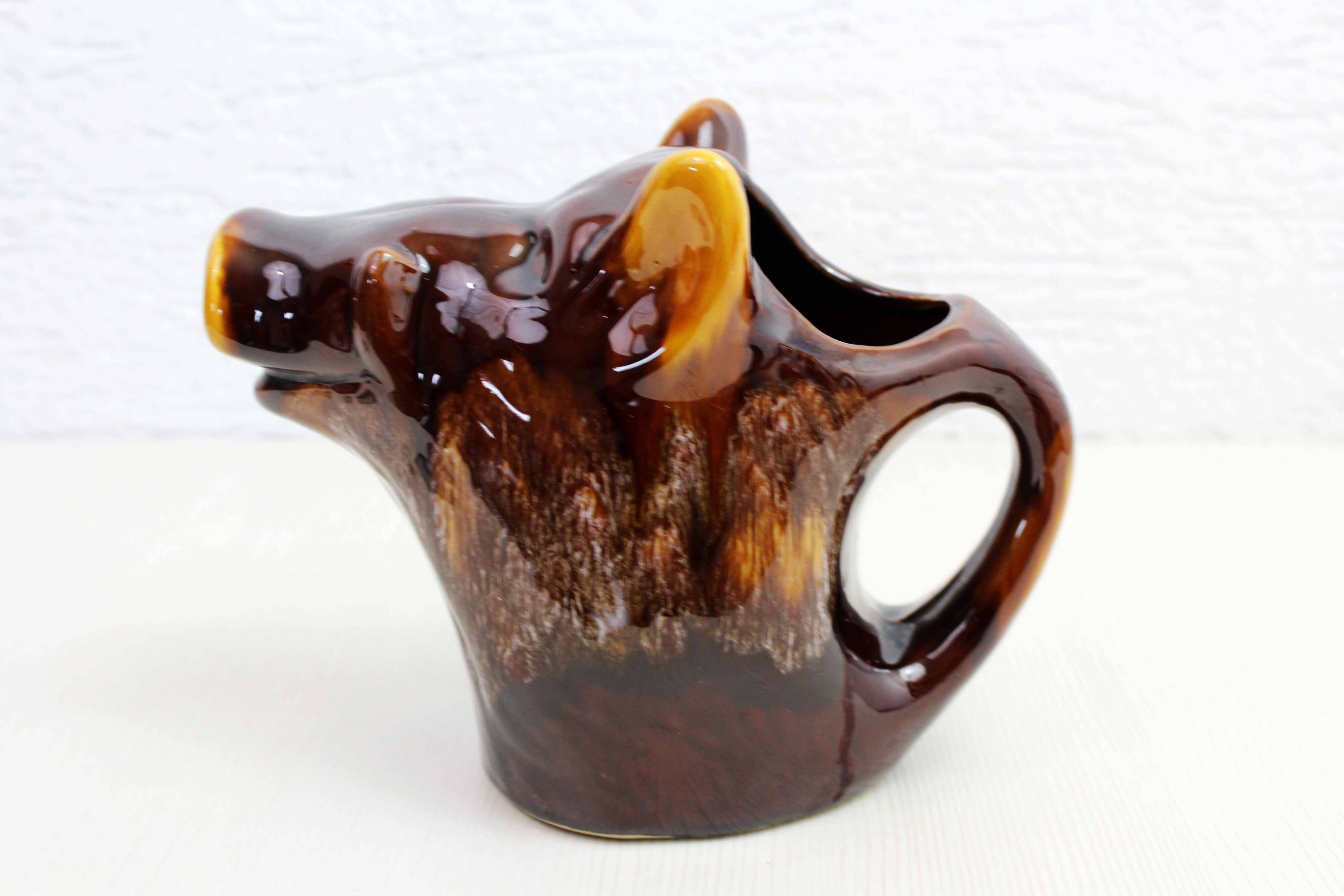 Boar slip pitcher