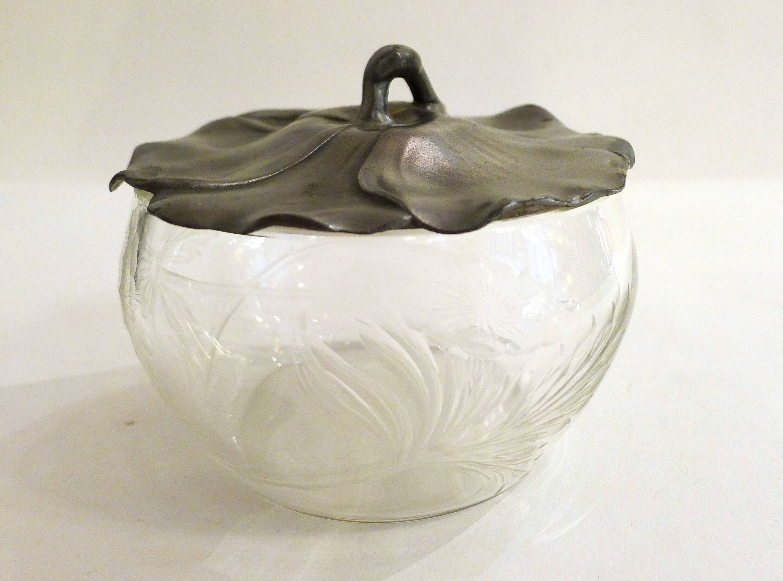 Art Nouveau Nenuphar Box