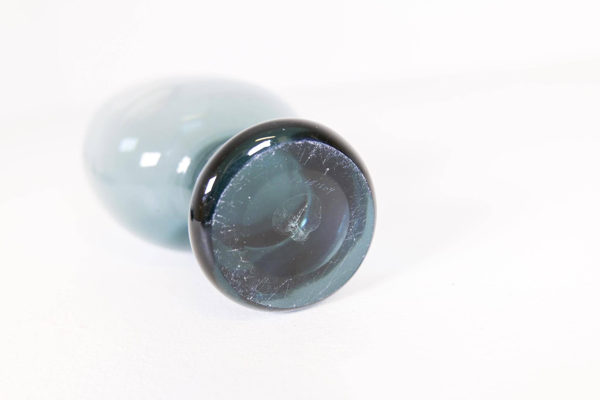 Set of two art glass vessels by Vicke Lindstrand for Kosta, Sweden, mid-century.