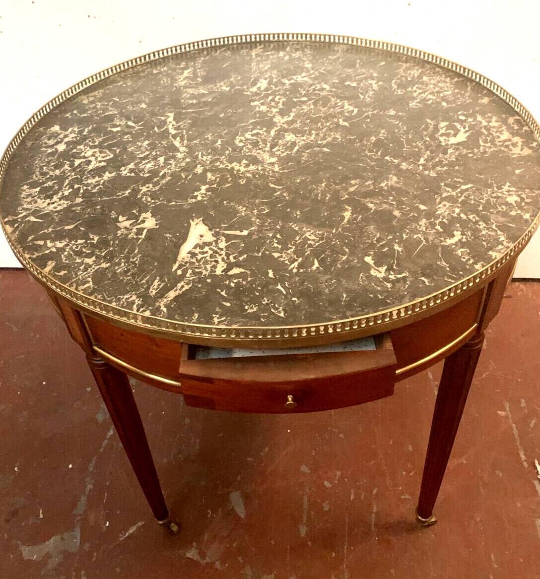 Louis XVI style hot water bottle table in mahogany and 20th century marble