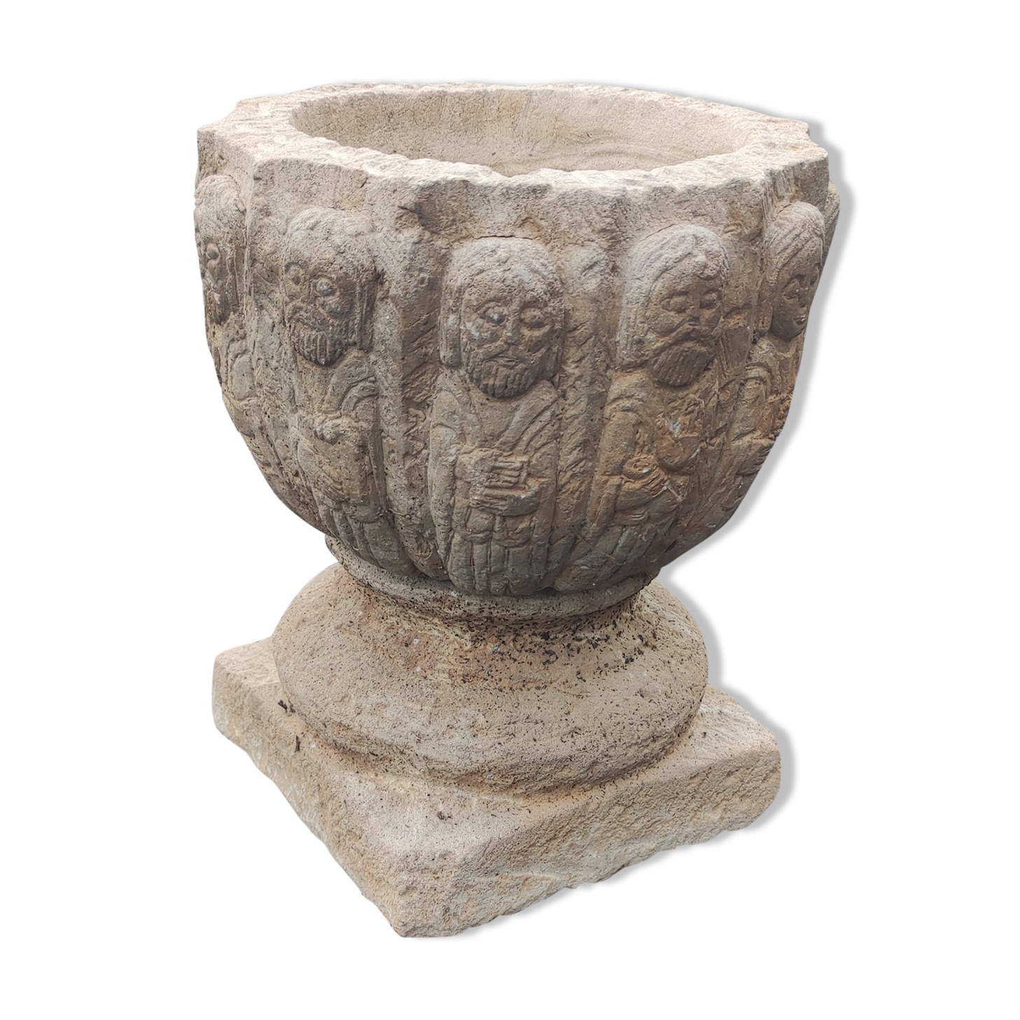 Old pot d exterior decoration knights