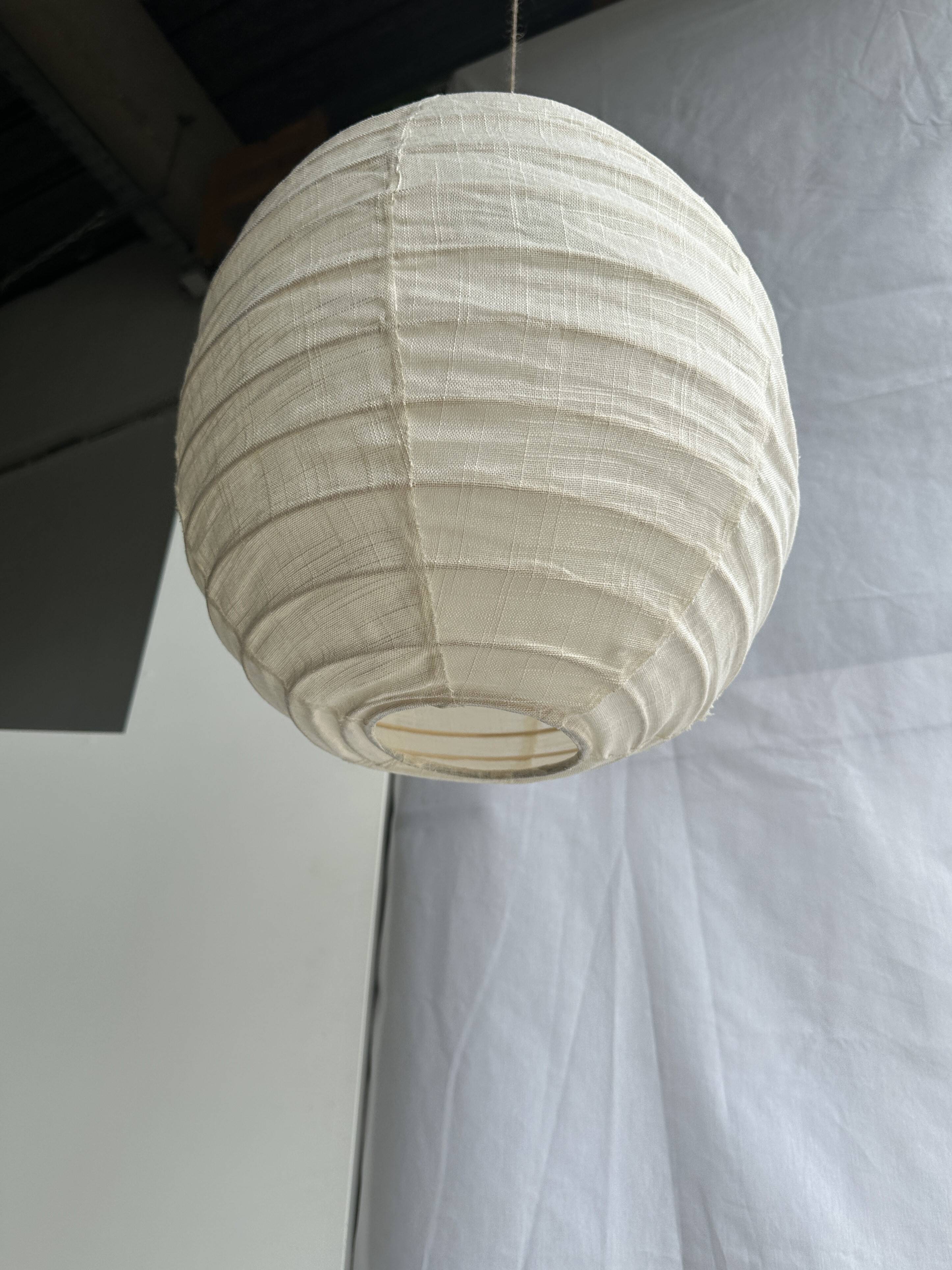Small Japanese-style natural rattan and linen pendant light in the shape of a drop H40 D35
