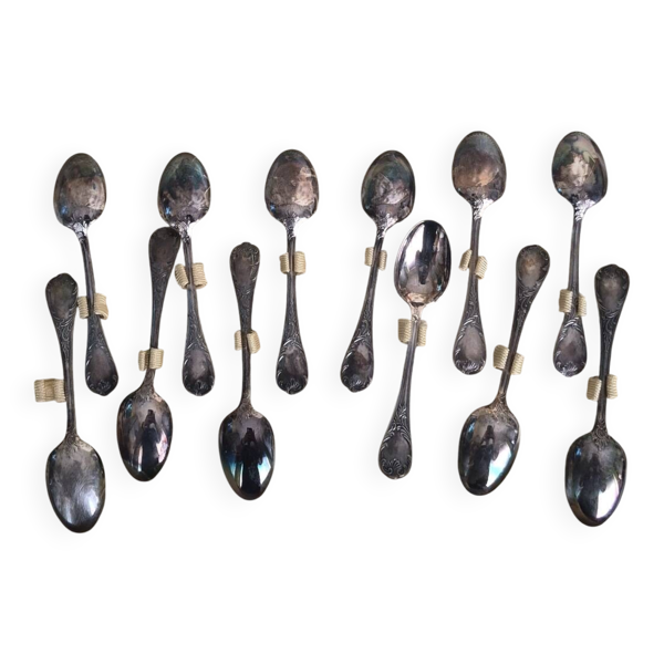 12 petites cuillères à moka christofle marly