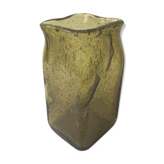 Glass vase