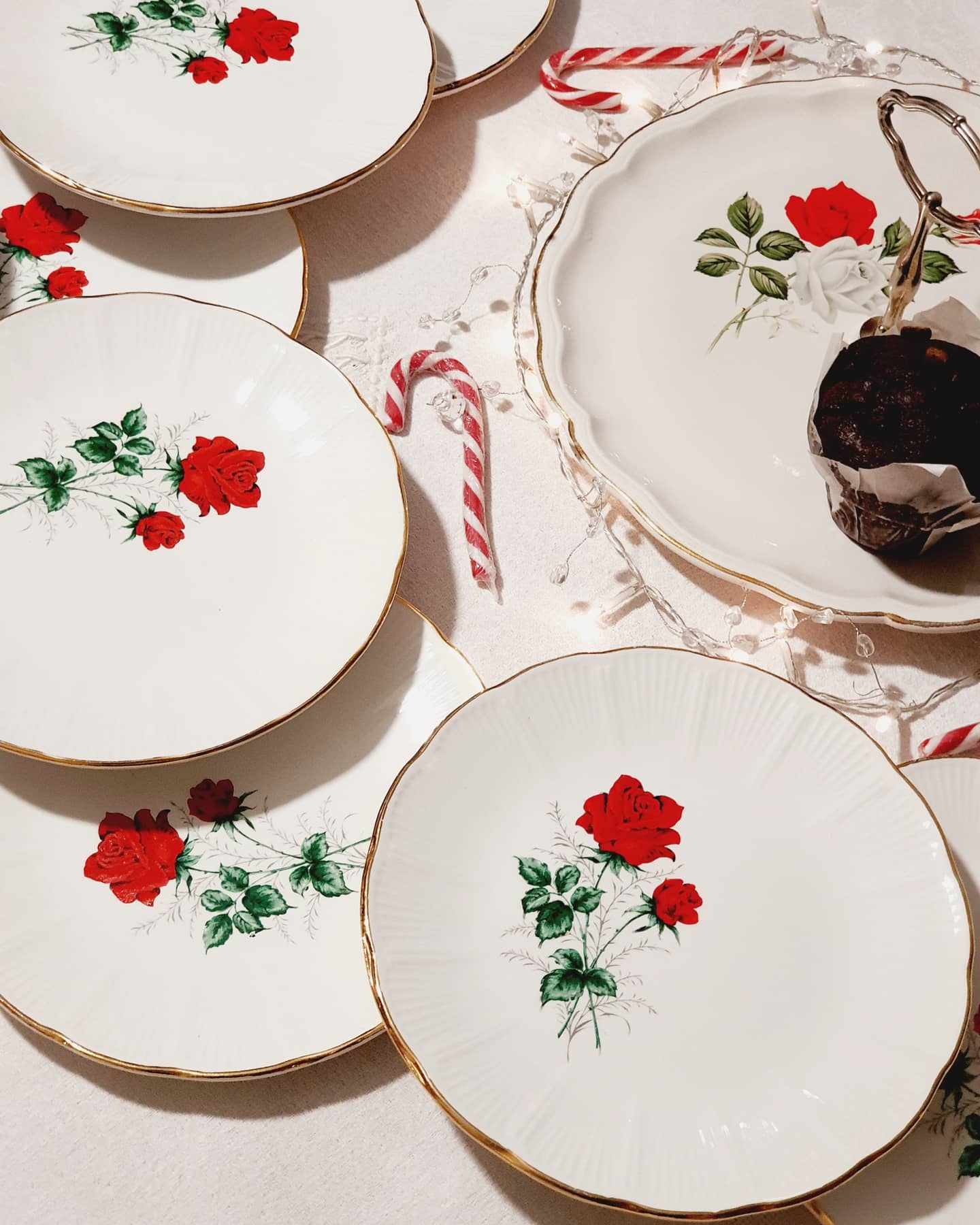 Dessert plates Claudia Amandinoise and vintage mandiant