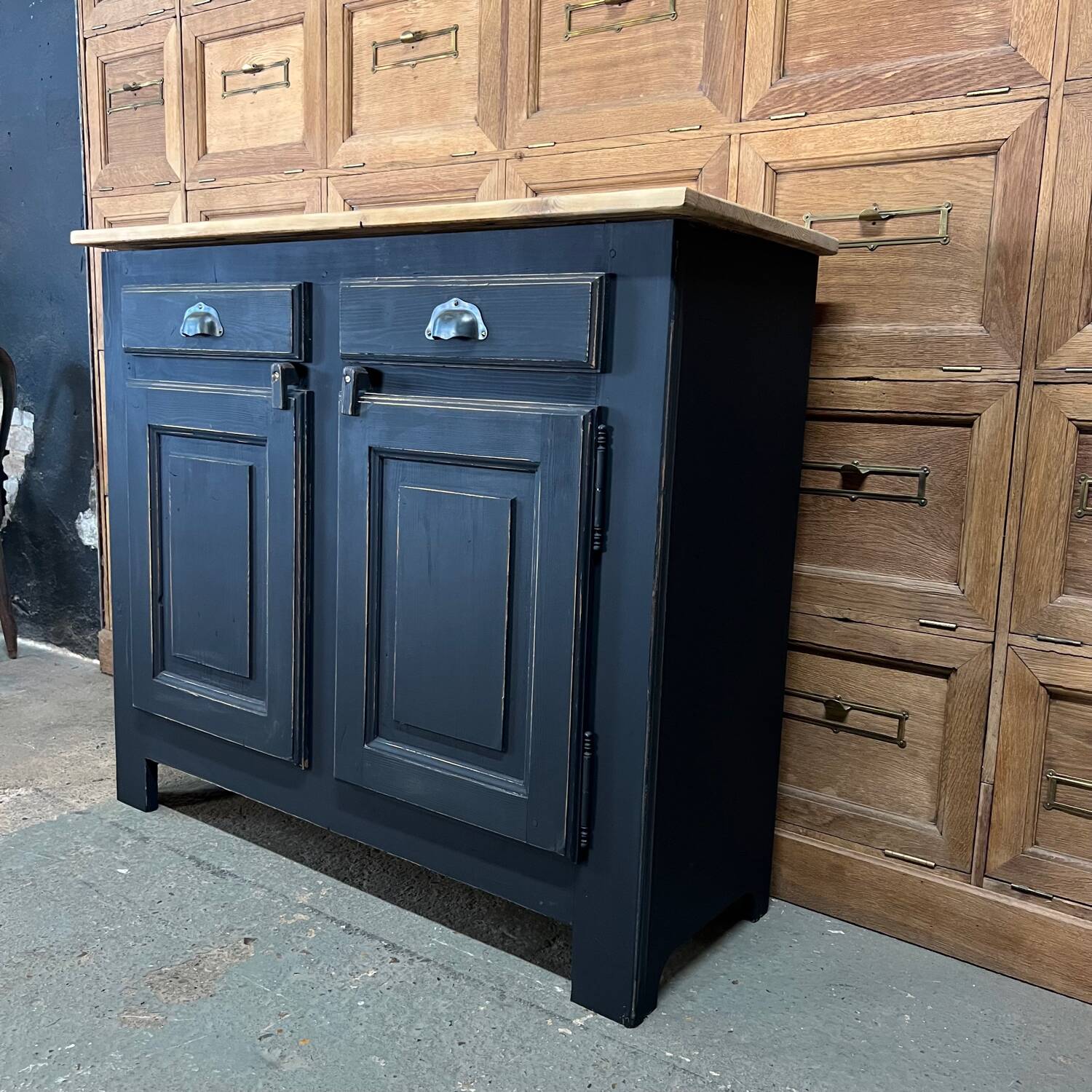 Buffet atelier noir