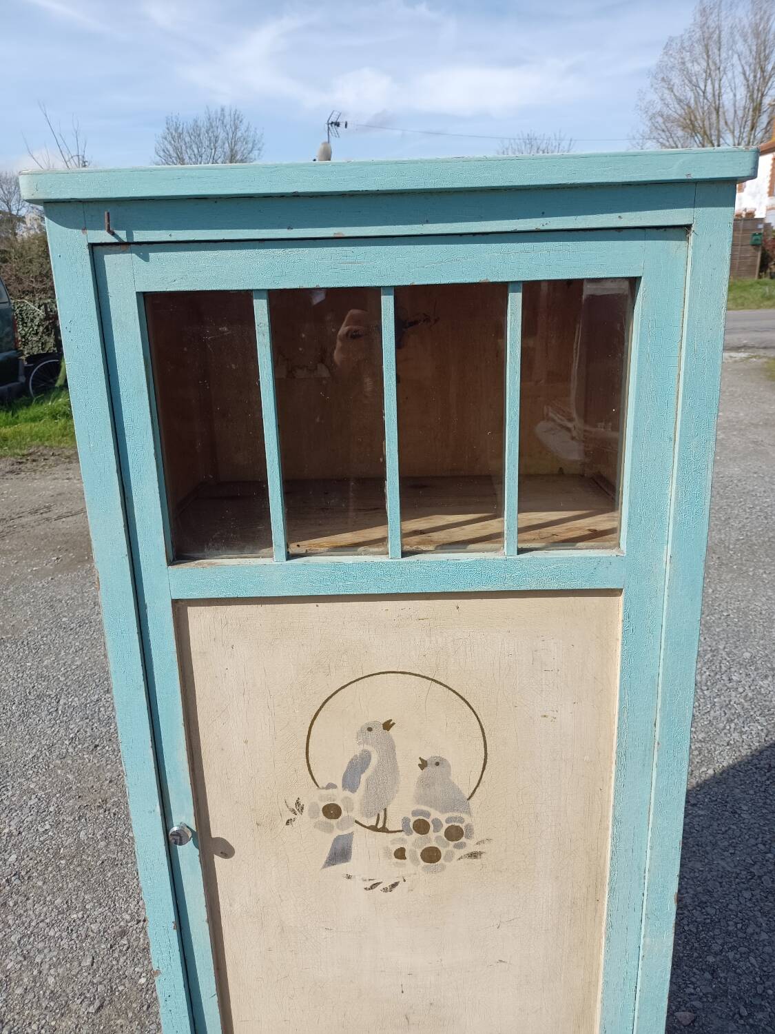 Small 1-door bookcase