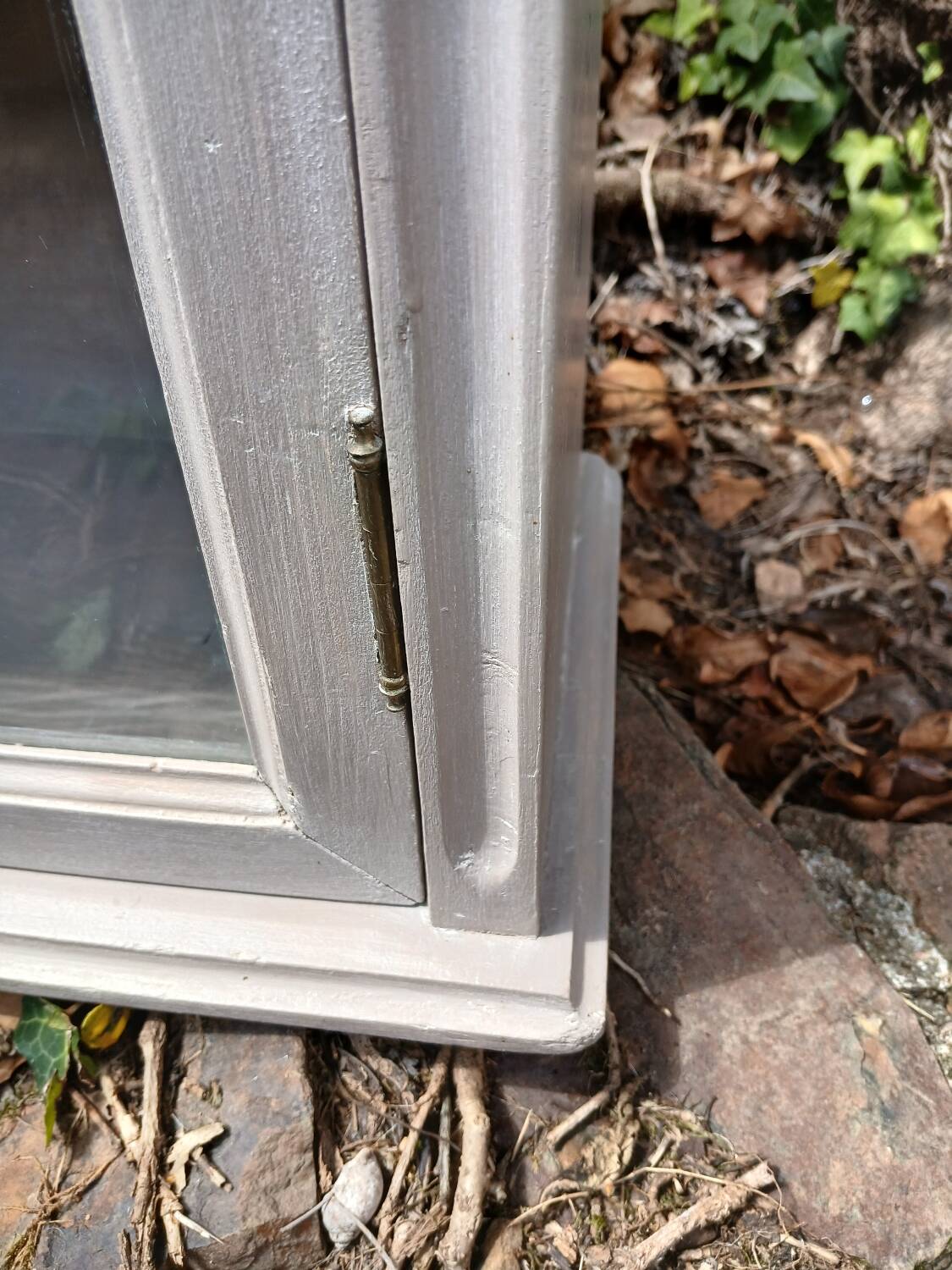 Old wall cabinet/showcase