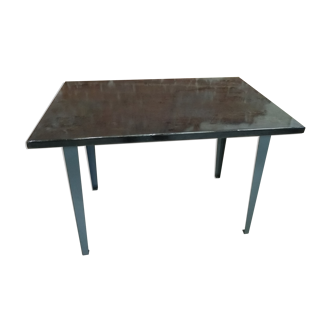 Metal table