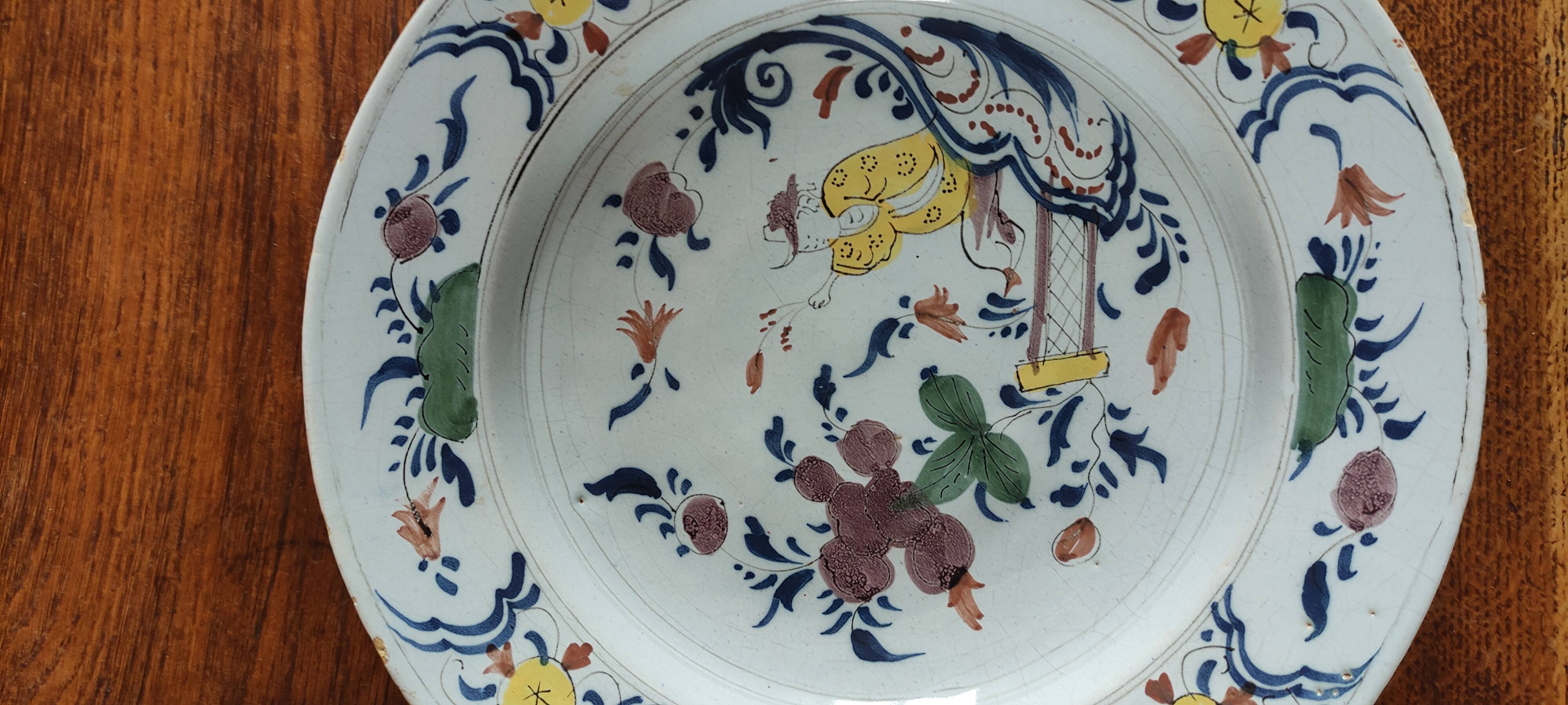 Old Delft dish 17th century Chinese decoration