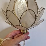 Fleur de lotus en nacre en suspension ou baladeuse