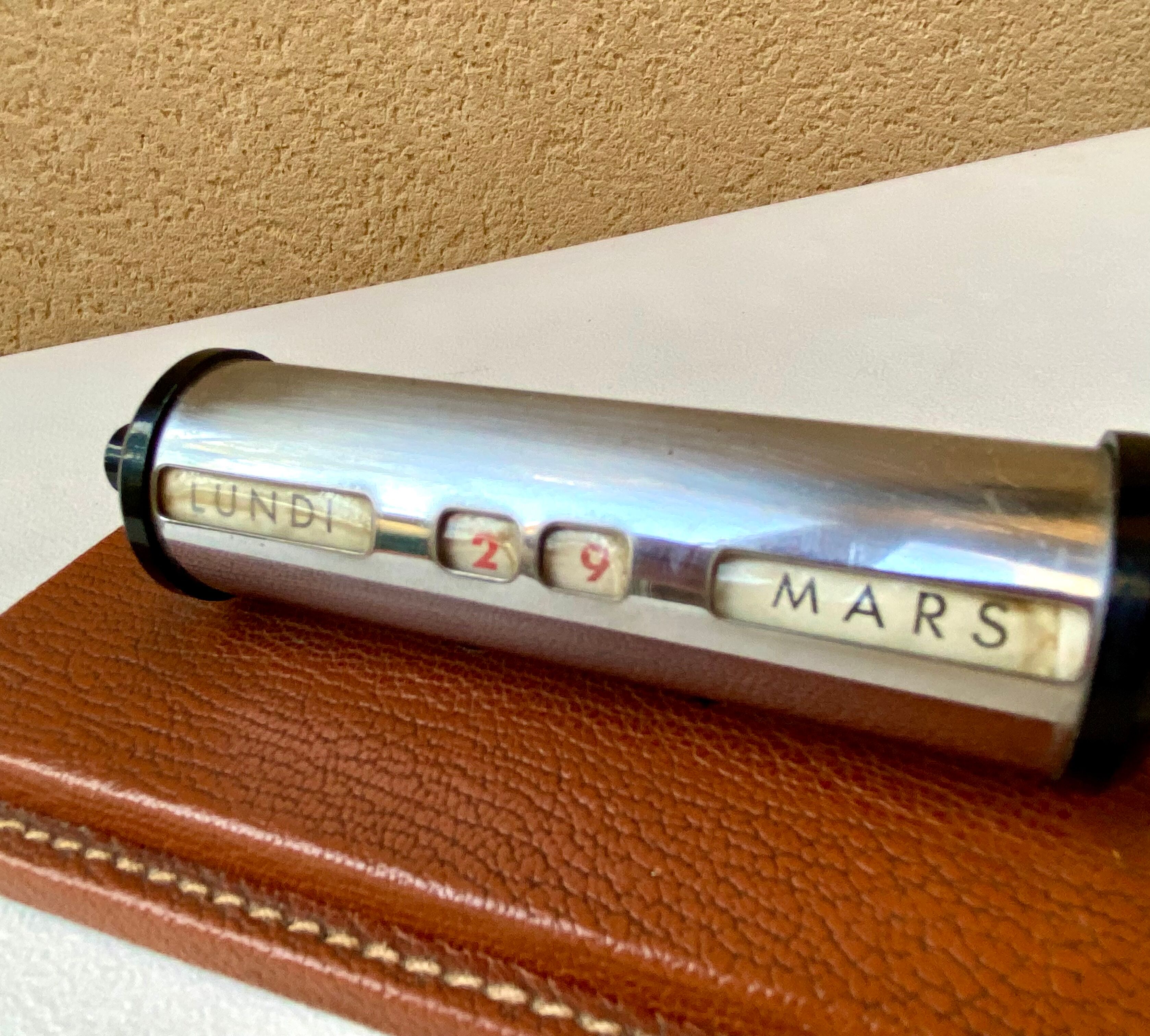 Date perpetual calendar vintage office accessories 60s