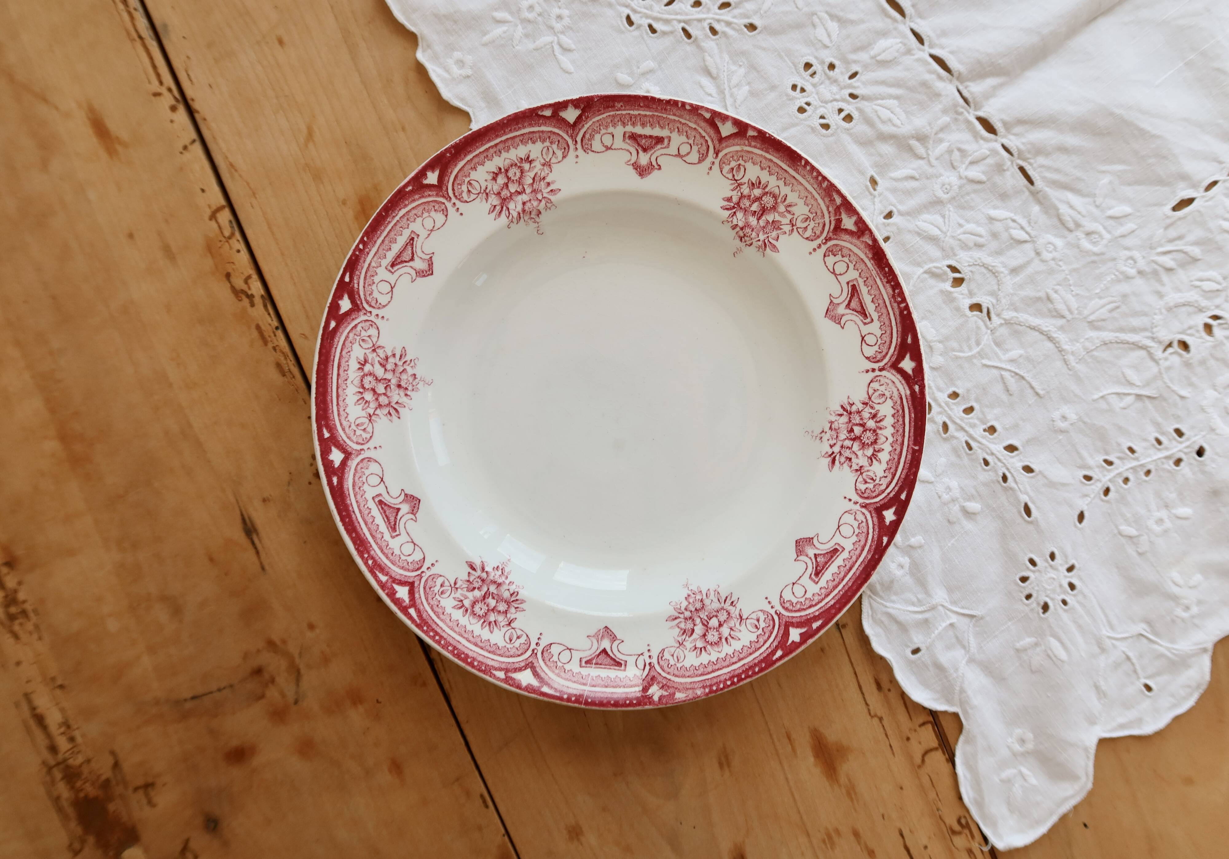 Shallow dish red iron clay Onnaing - Narcisse model
