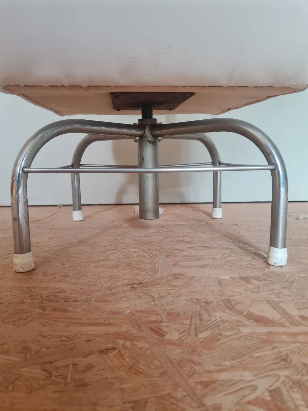 White Vinyl Salon Chair 1960's, USA