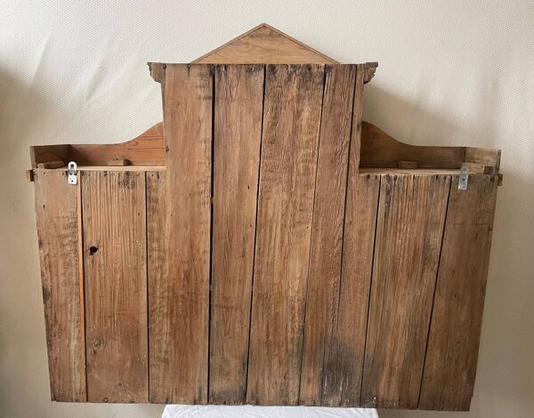 Meuble de sacristie en pin anglais