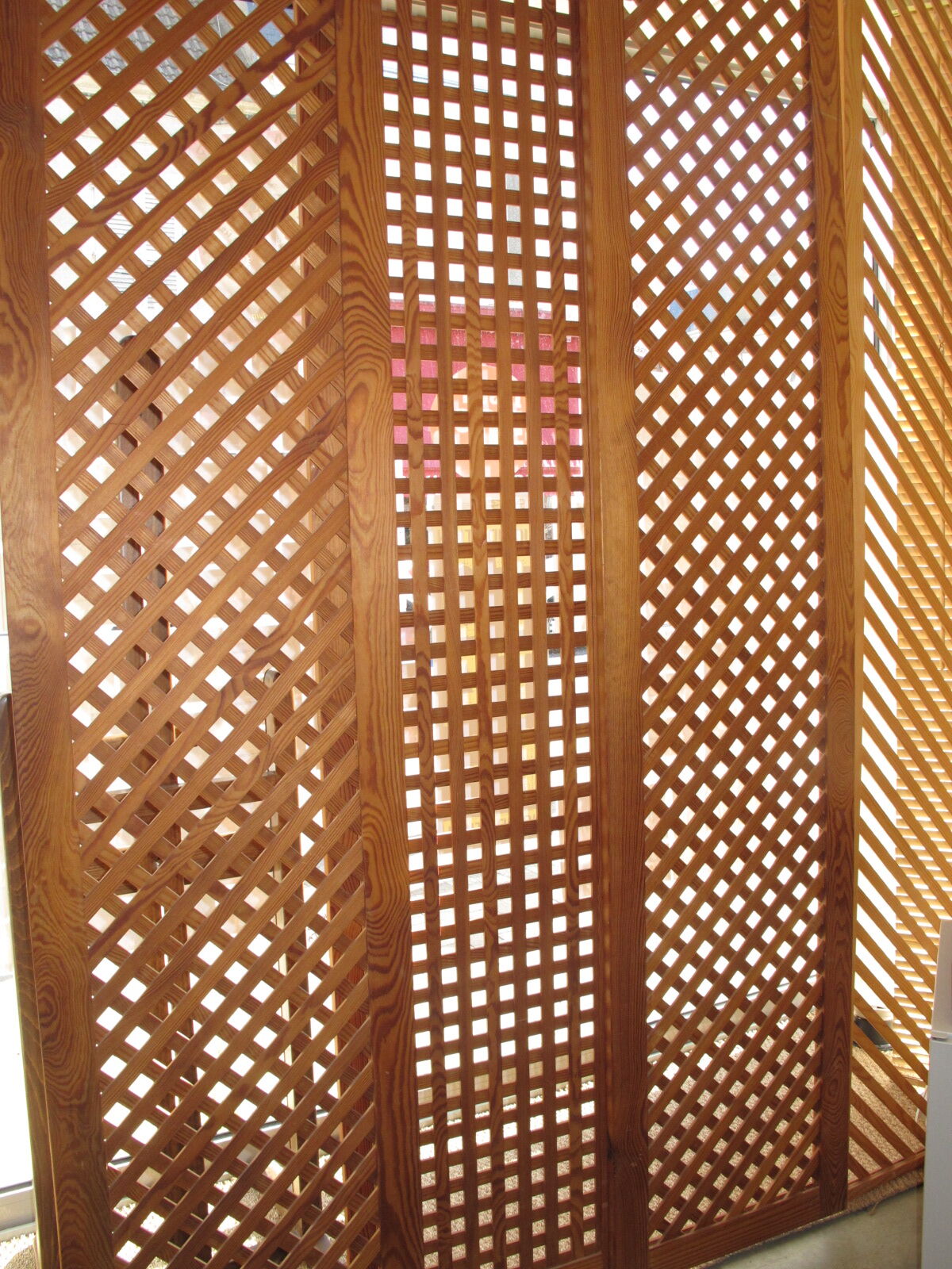 Screen claustra pine