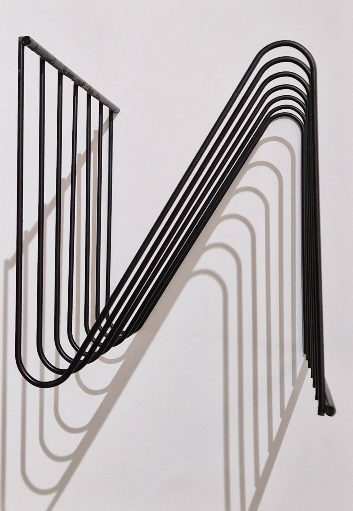 1970s magazine rack / record rack by François Arnal for Atelier A