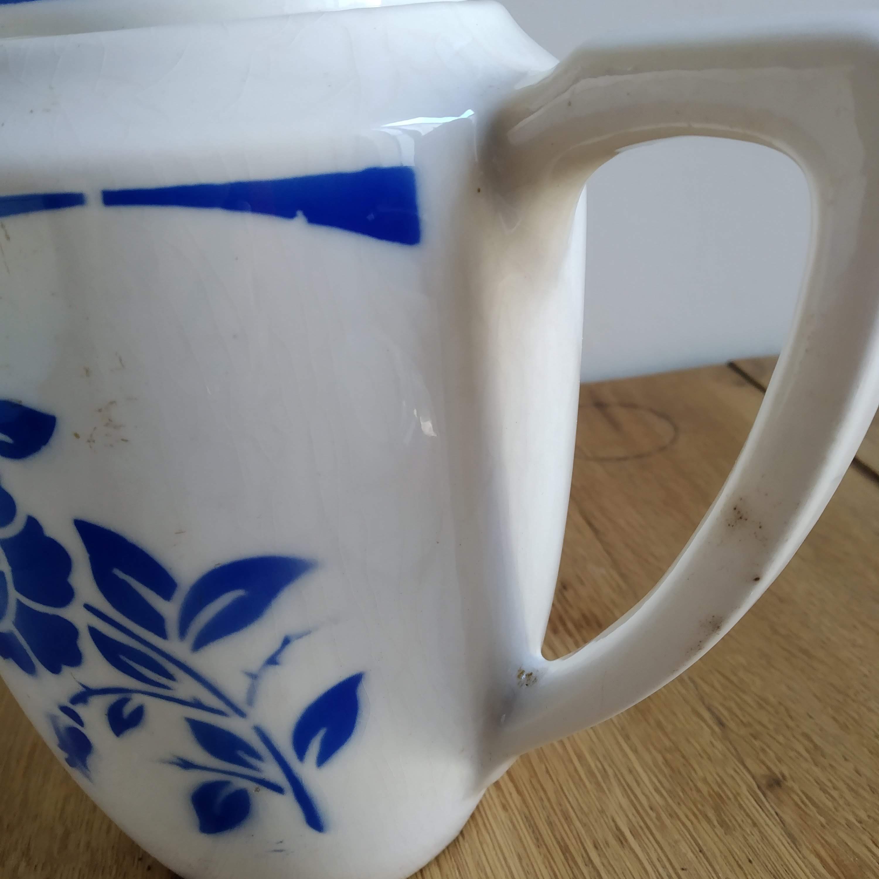 Corsica coffee maker and ravine set