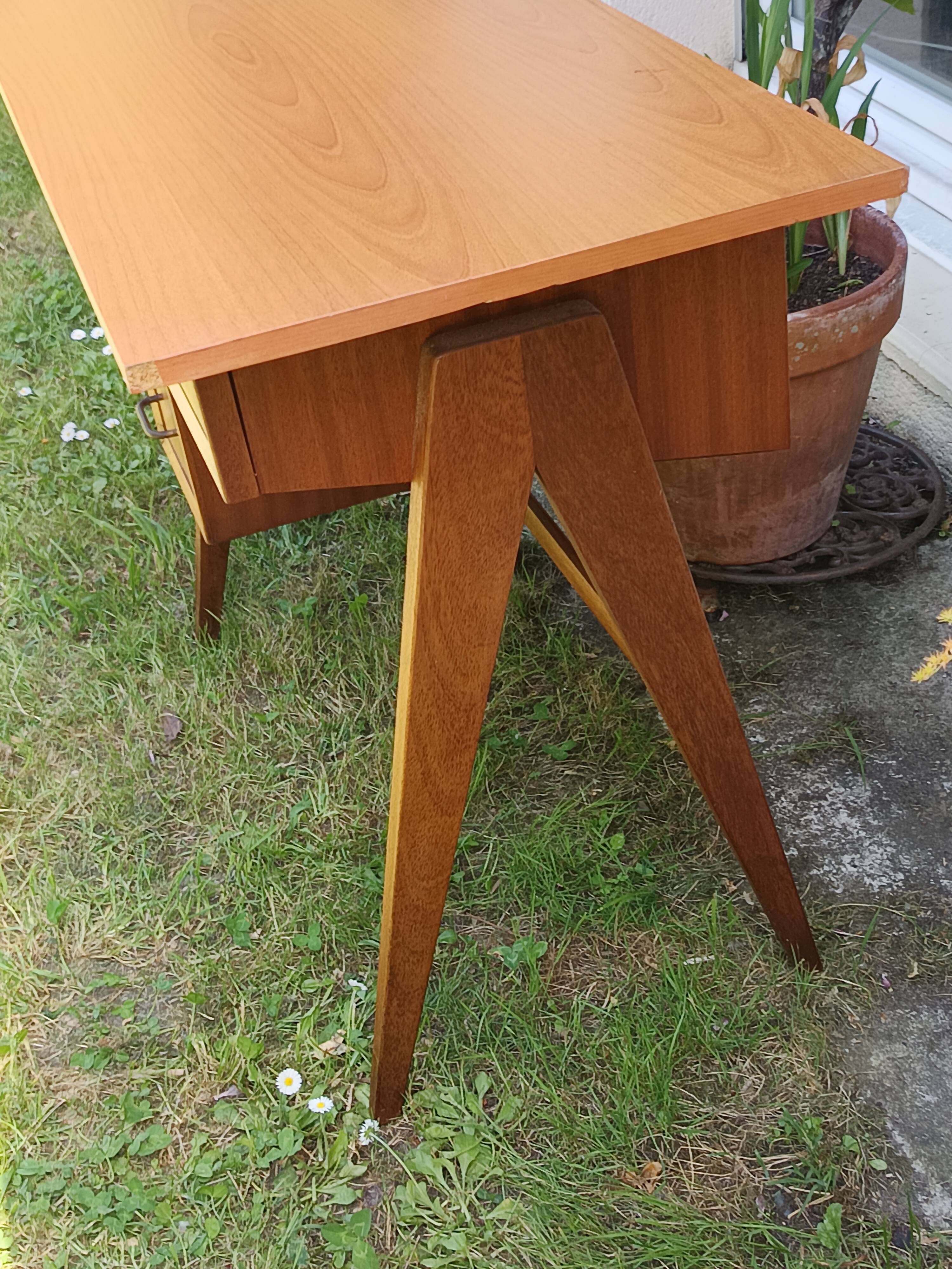 Bureau vintage années 50 pieds compas – bois clair – 100 x 50 cm