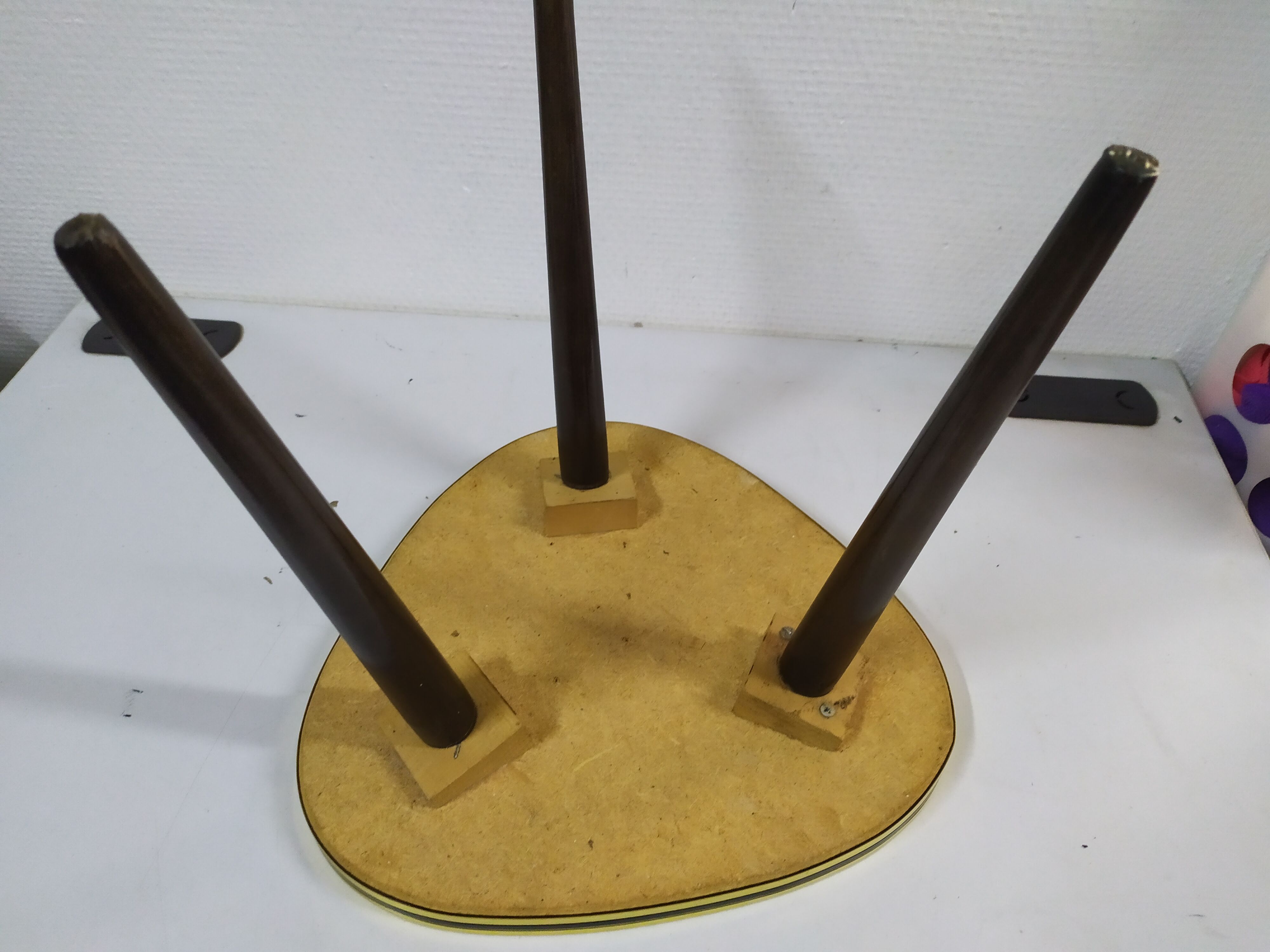 Plant holder in Chinese formica décor