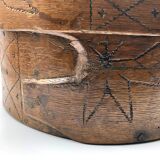 Boîte suédoise ancienne en bois courbé avec couvercle • Art populaire