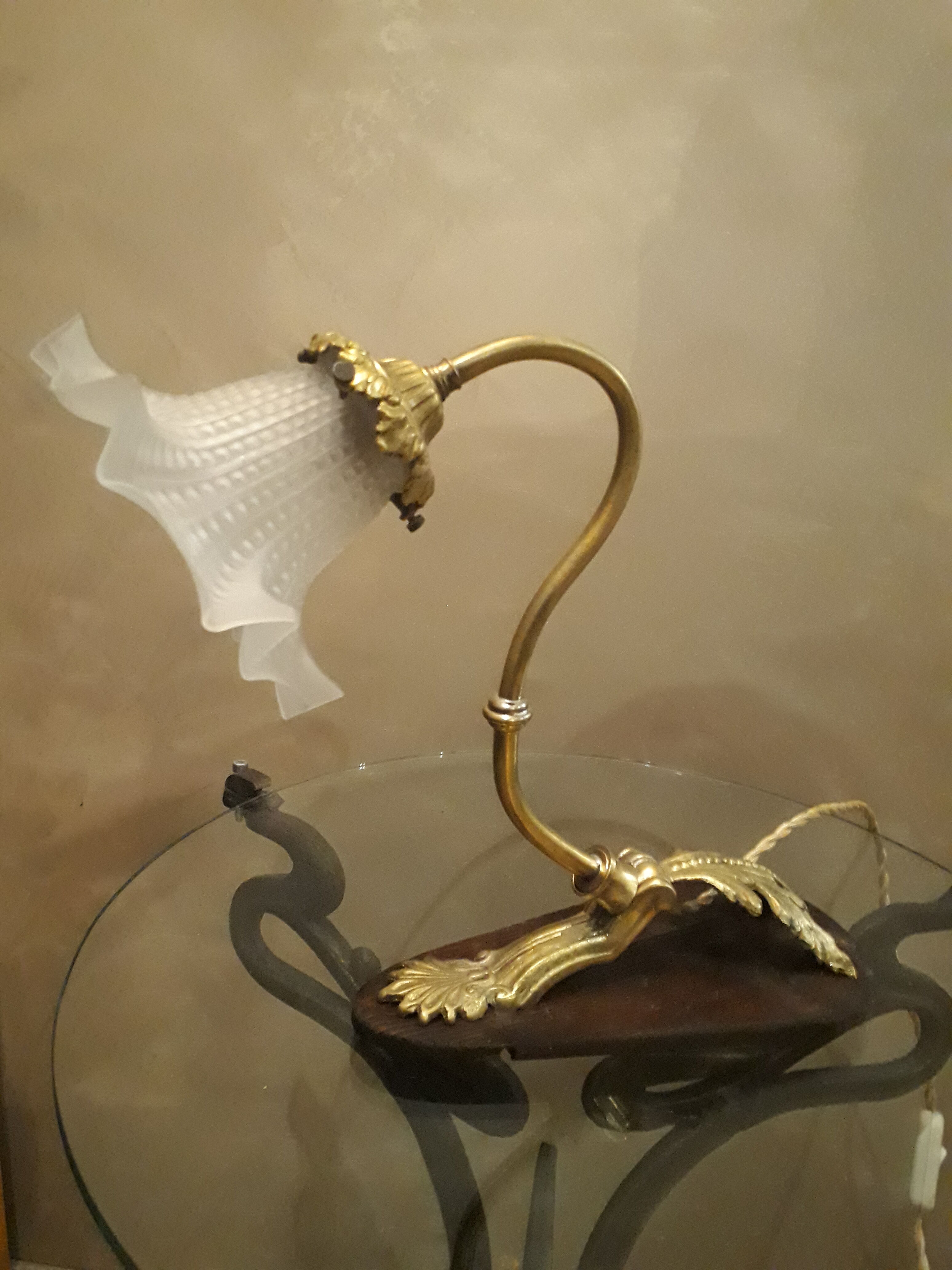 pretty little office lamp art nouveau bronze and brass, wood, electricity CE 35x30