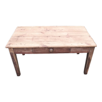 Coffee farmhouse table