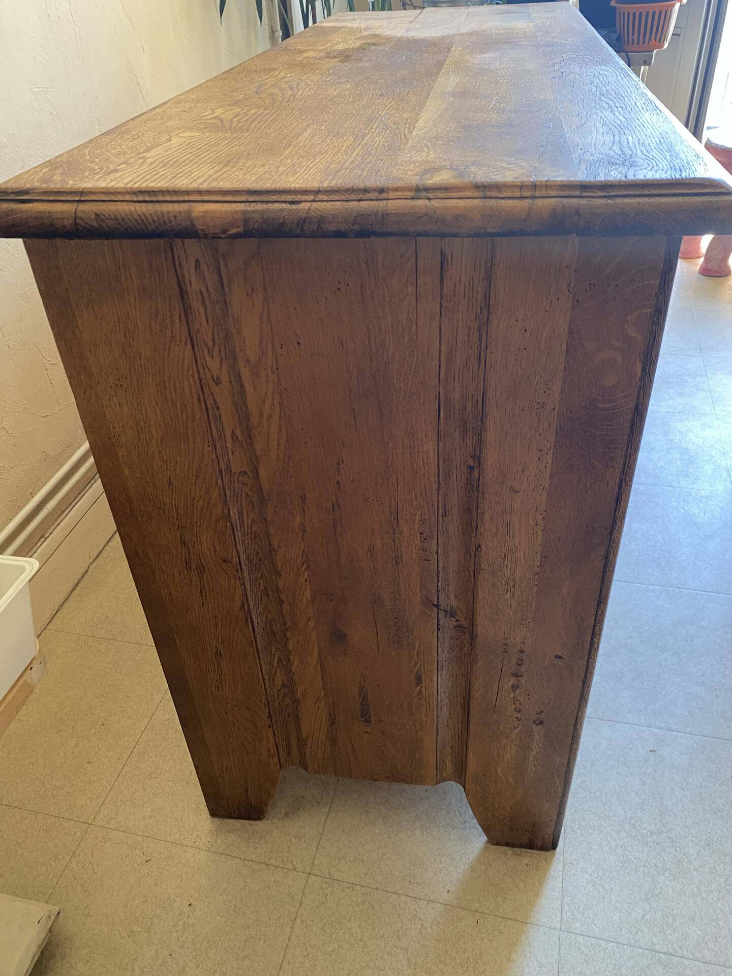 Solid oak chest of drawers