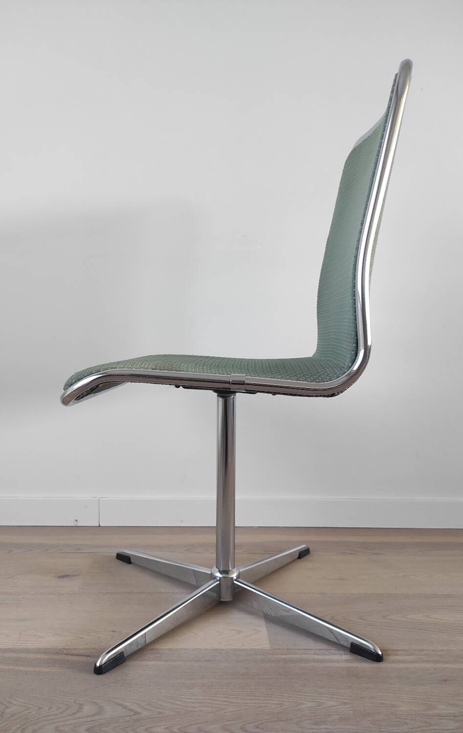 Suite de 6 chaises pivotantes Roche Bobois, 70's