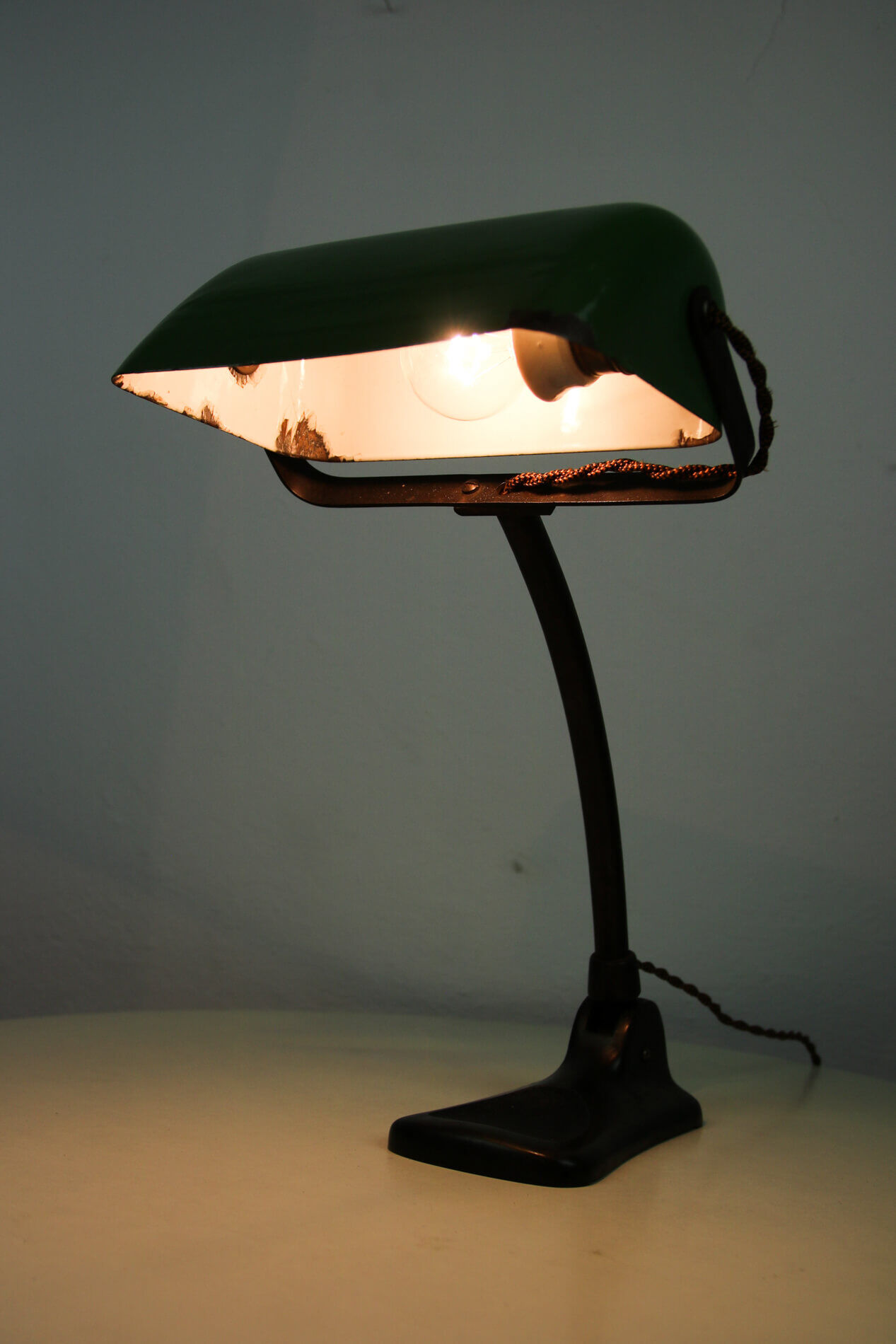 Green and black banker's lamp, Art Nouveau, 1920s