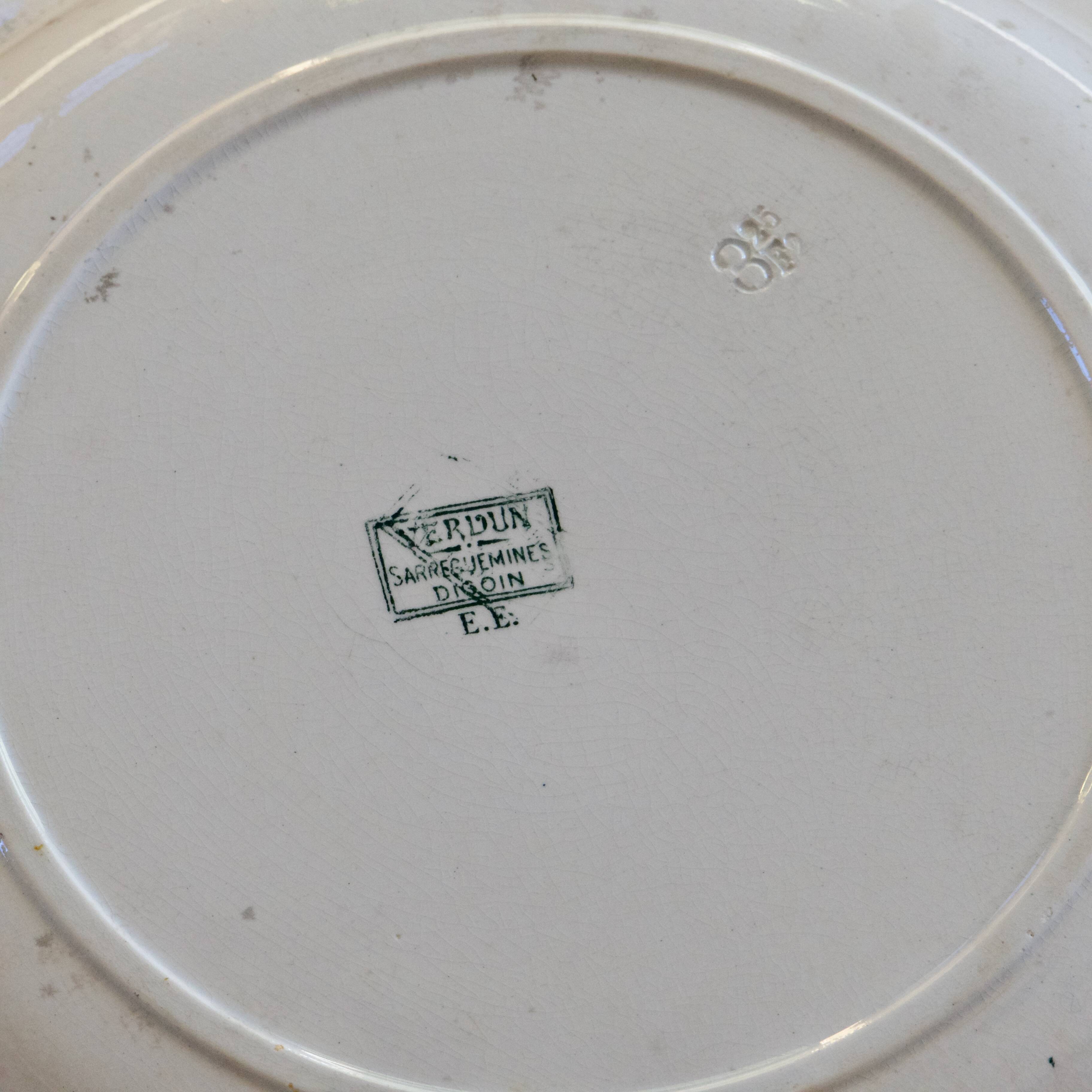 Large deep salad bowl from the 19th century, ironstone, signed Sarreguemines "Verdun".