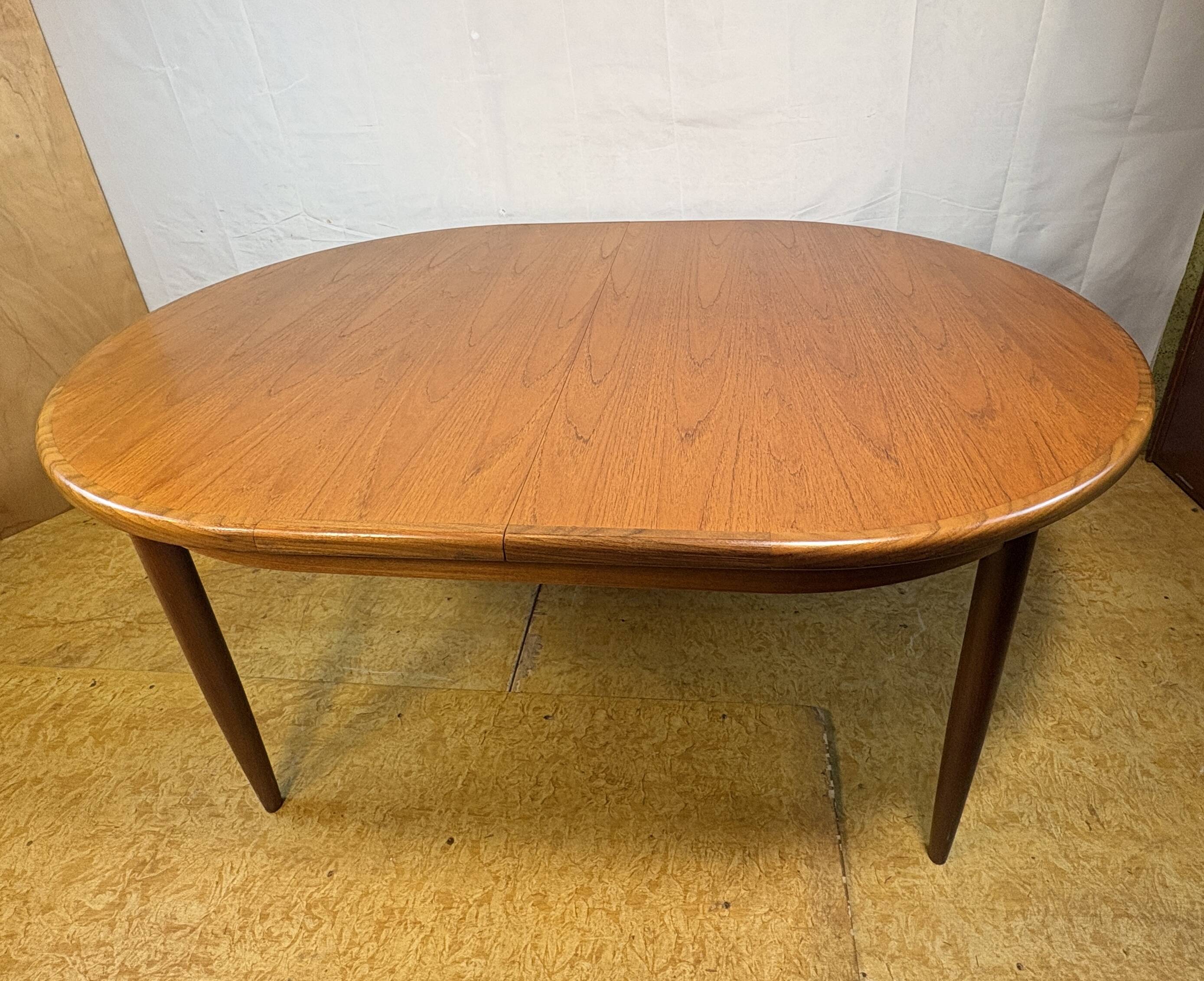 Mid-Century Retro Vintage Teak Oval Extending Dining Table by G Plan Fresco