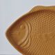 Plat vintage en barbotine poisson