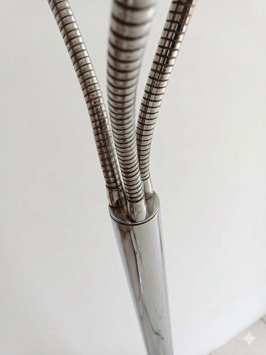 Eyeball floor lamp