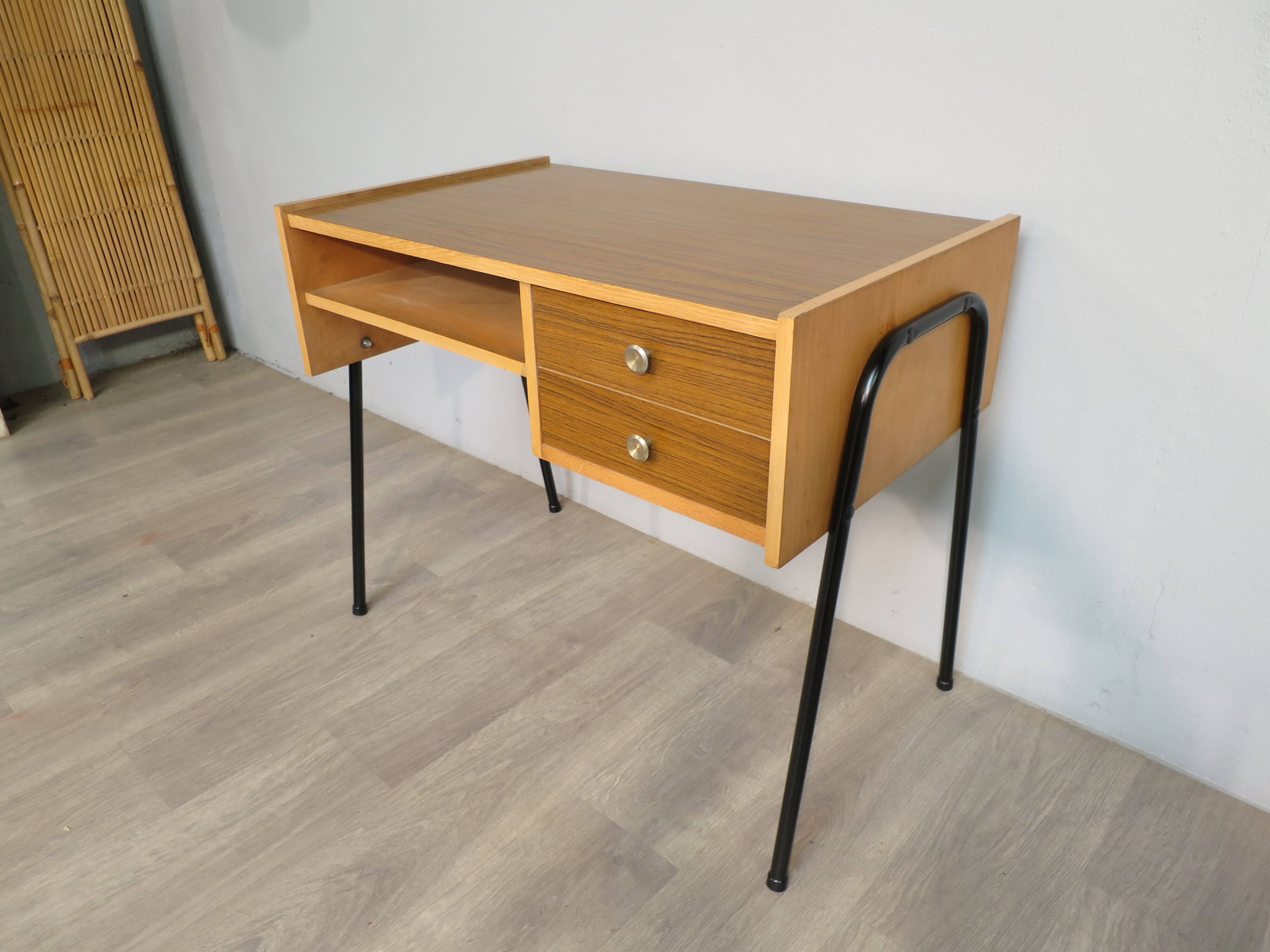 Feet compass desk 70