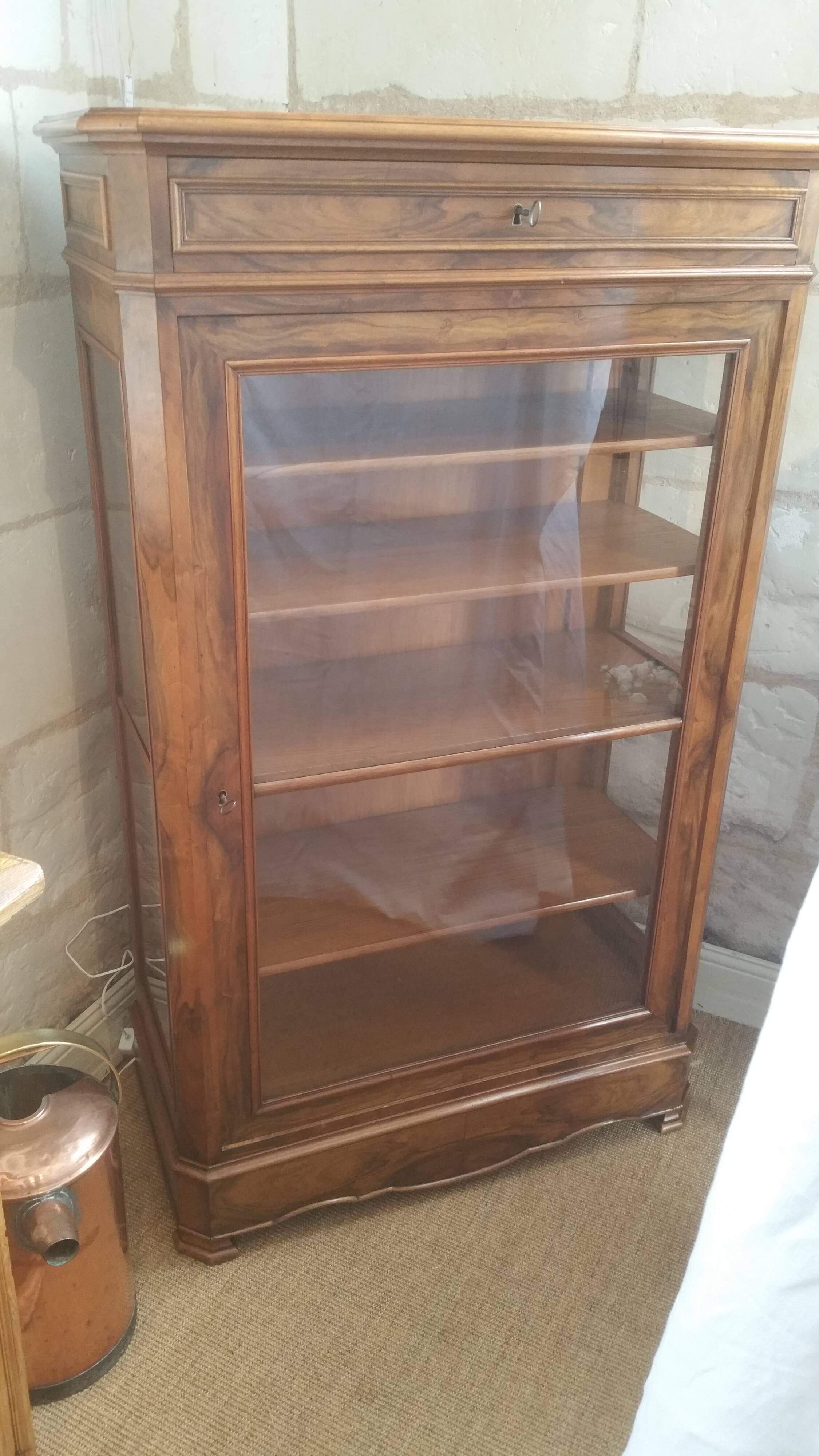 Old window style Louis Philippe