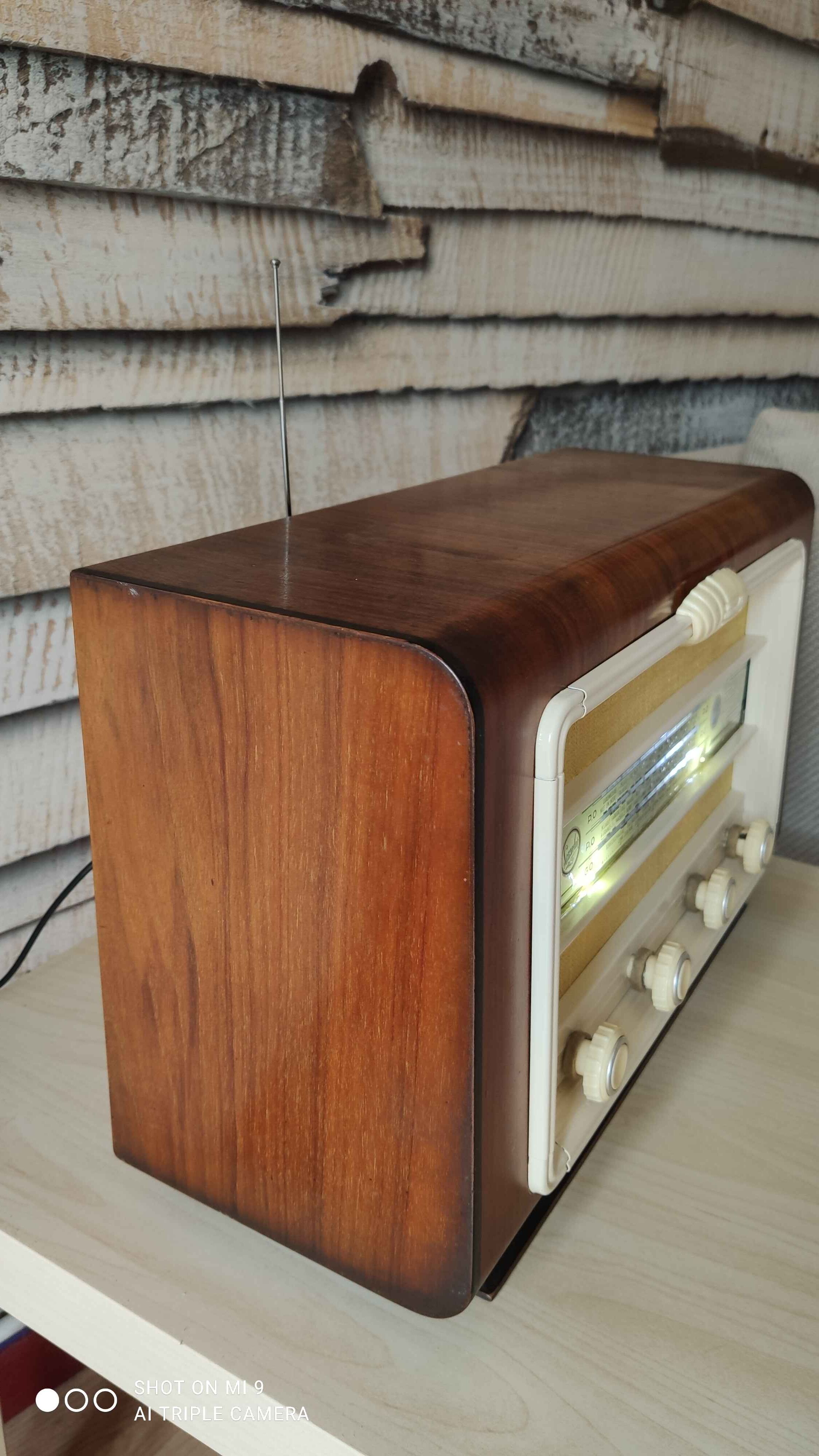 Sonneclair radio – green ribbon model (1952) – Bluetooth compatible