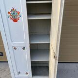 Armoire parisienne blanche