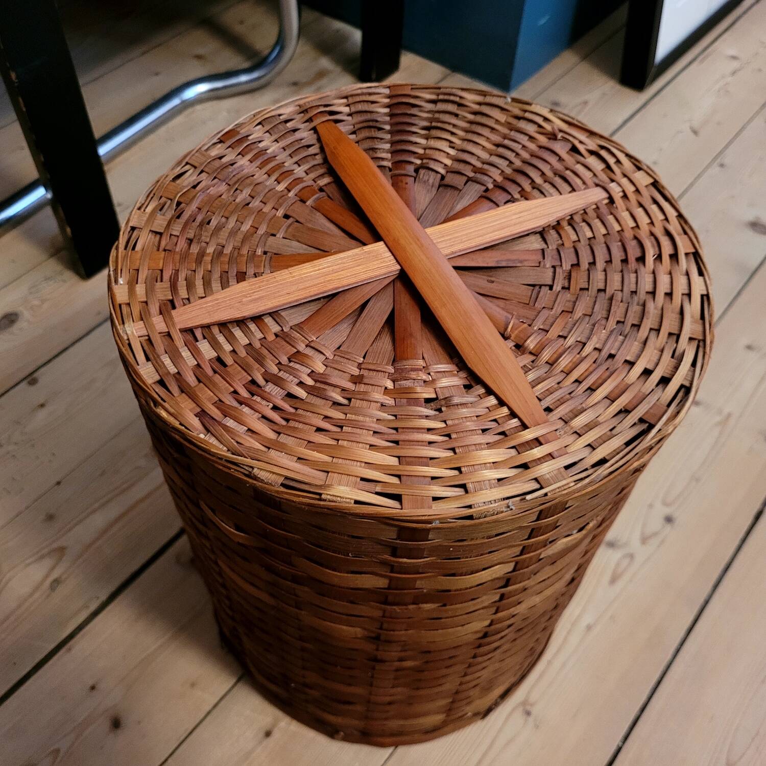 80s wastepaper basket