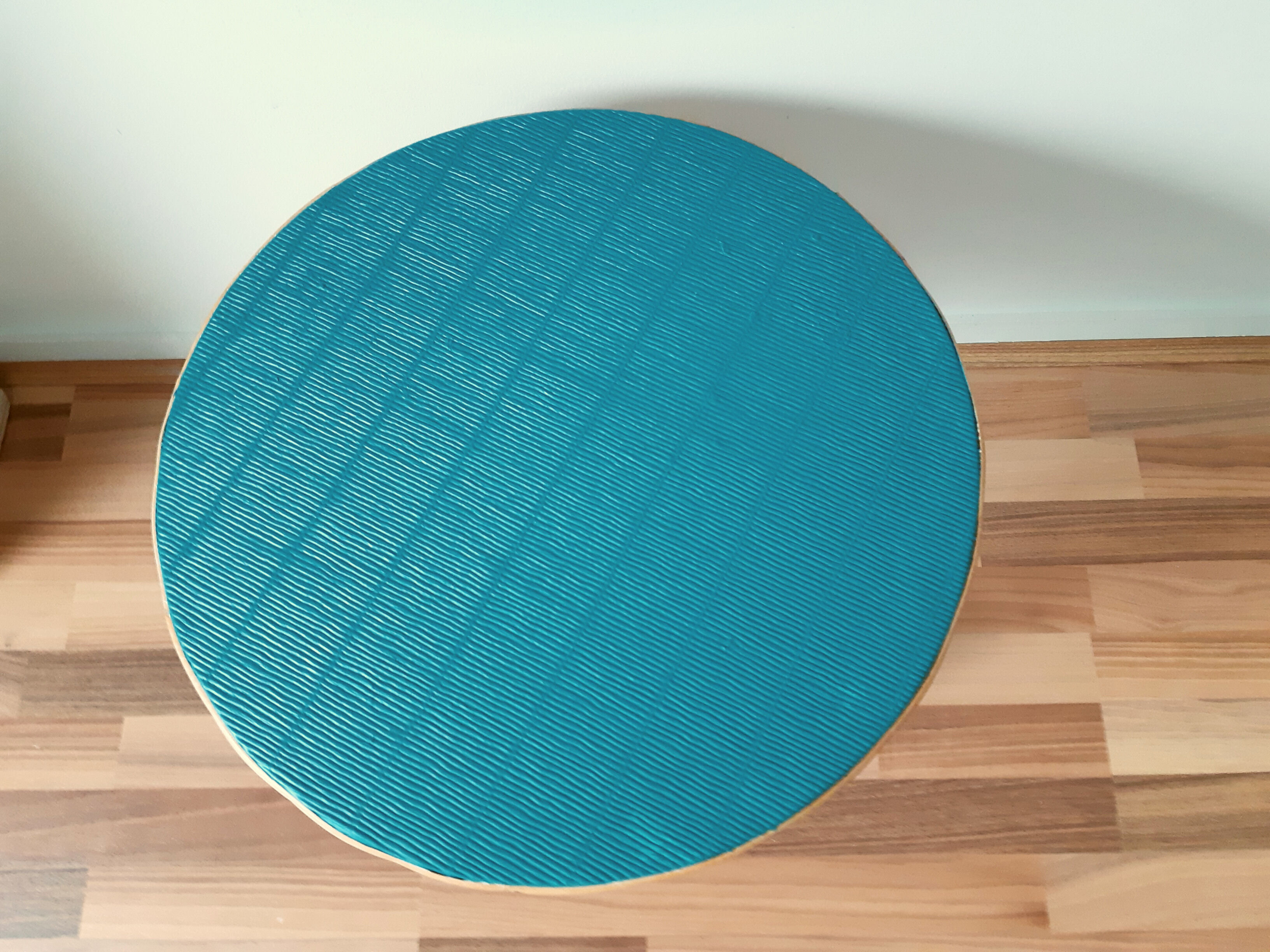 Table ronde vintage en rotin , tripode
