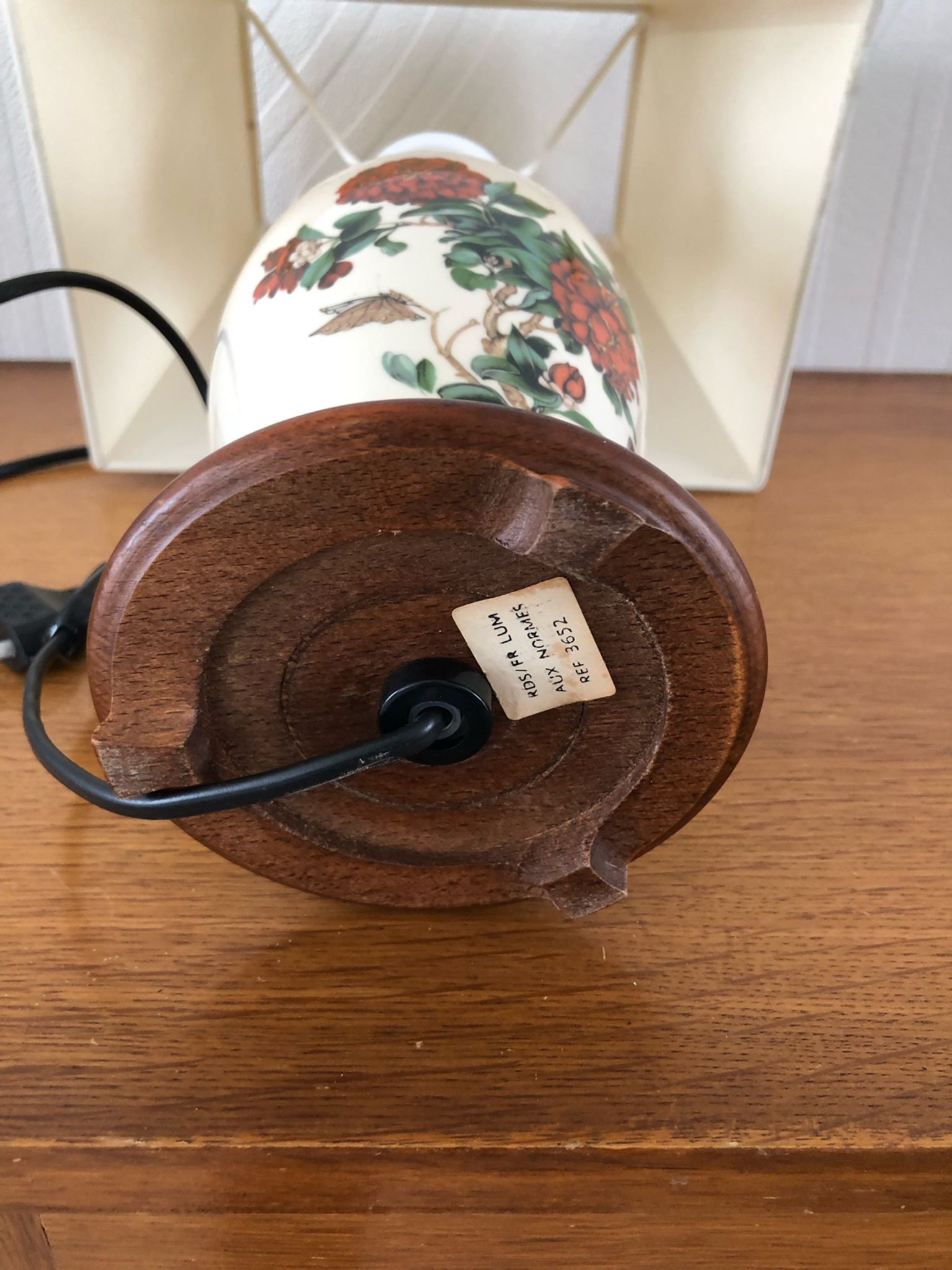 Bedside lamp vintage ceramic foot floral decoration