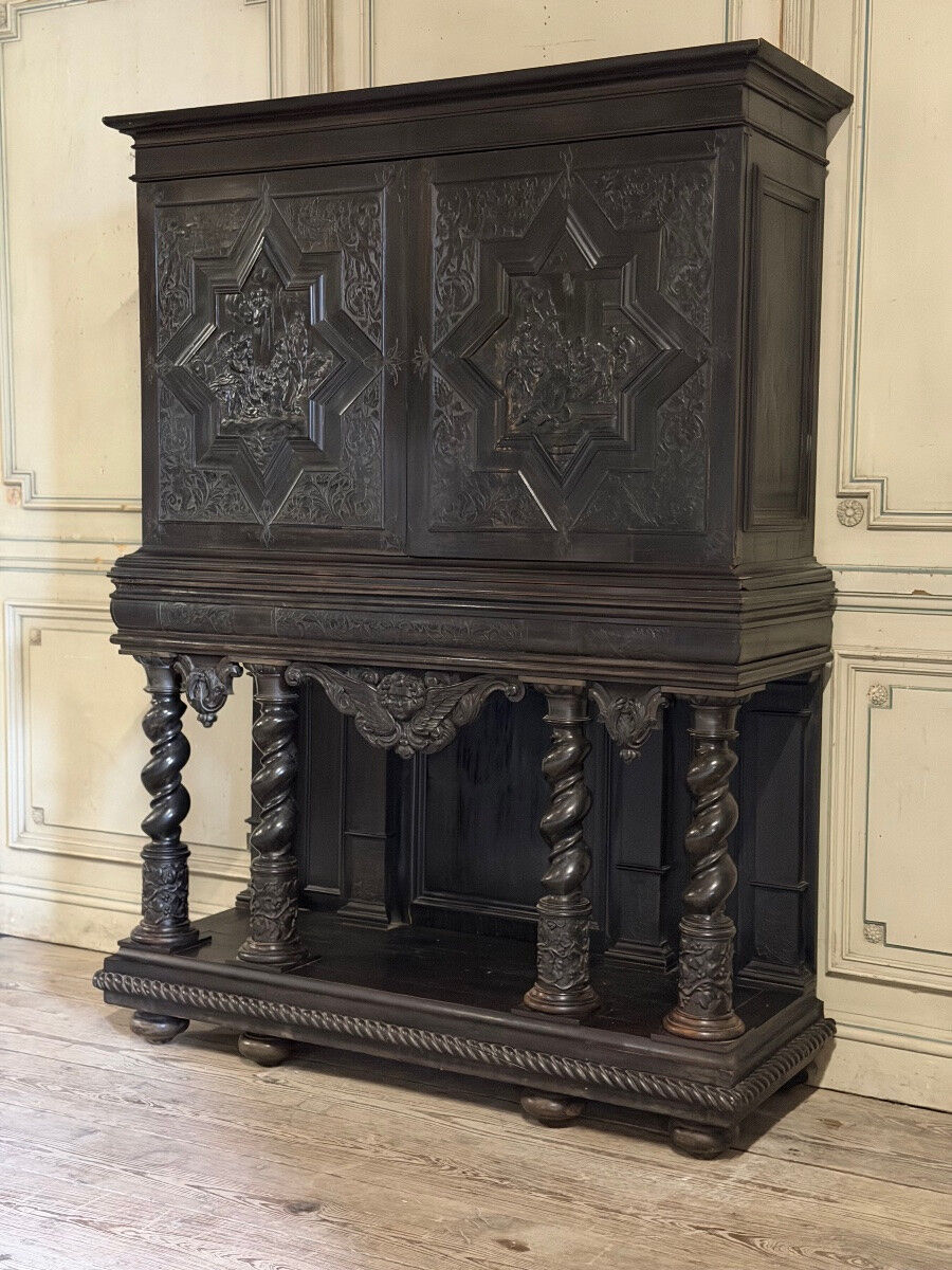 Large Louis XIII cabinet in ebony veneer, 17th century