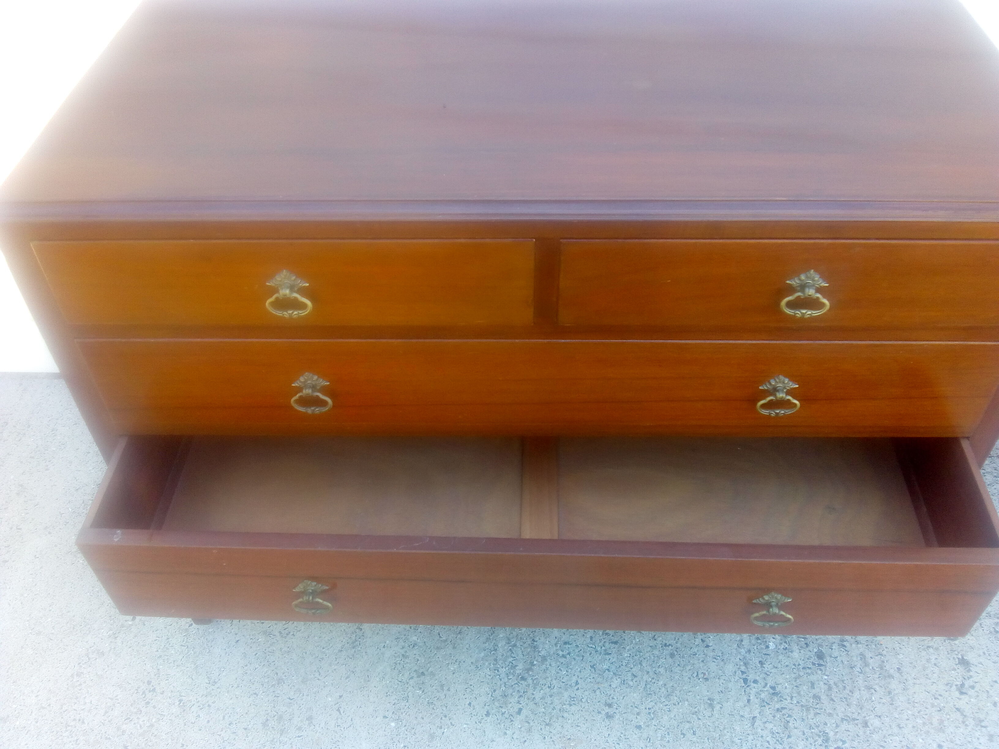 English chest of drawers in massive mahogany