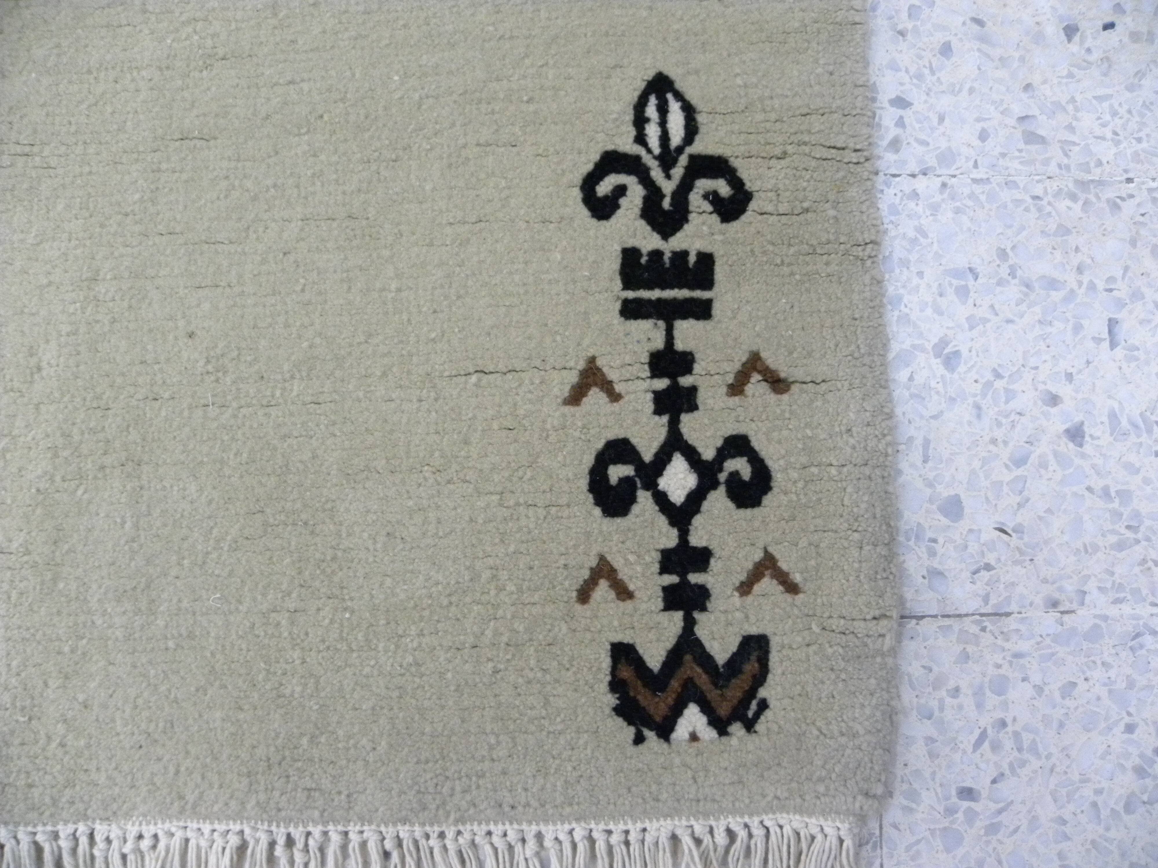 Vintage Berber Rug Hand-Knotted – Minimalist Ethnic Style – Beige