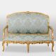 Salon de style Louis XV à chassis en bois doré. Circa 1880.