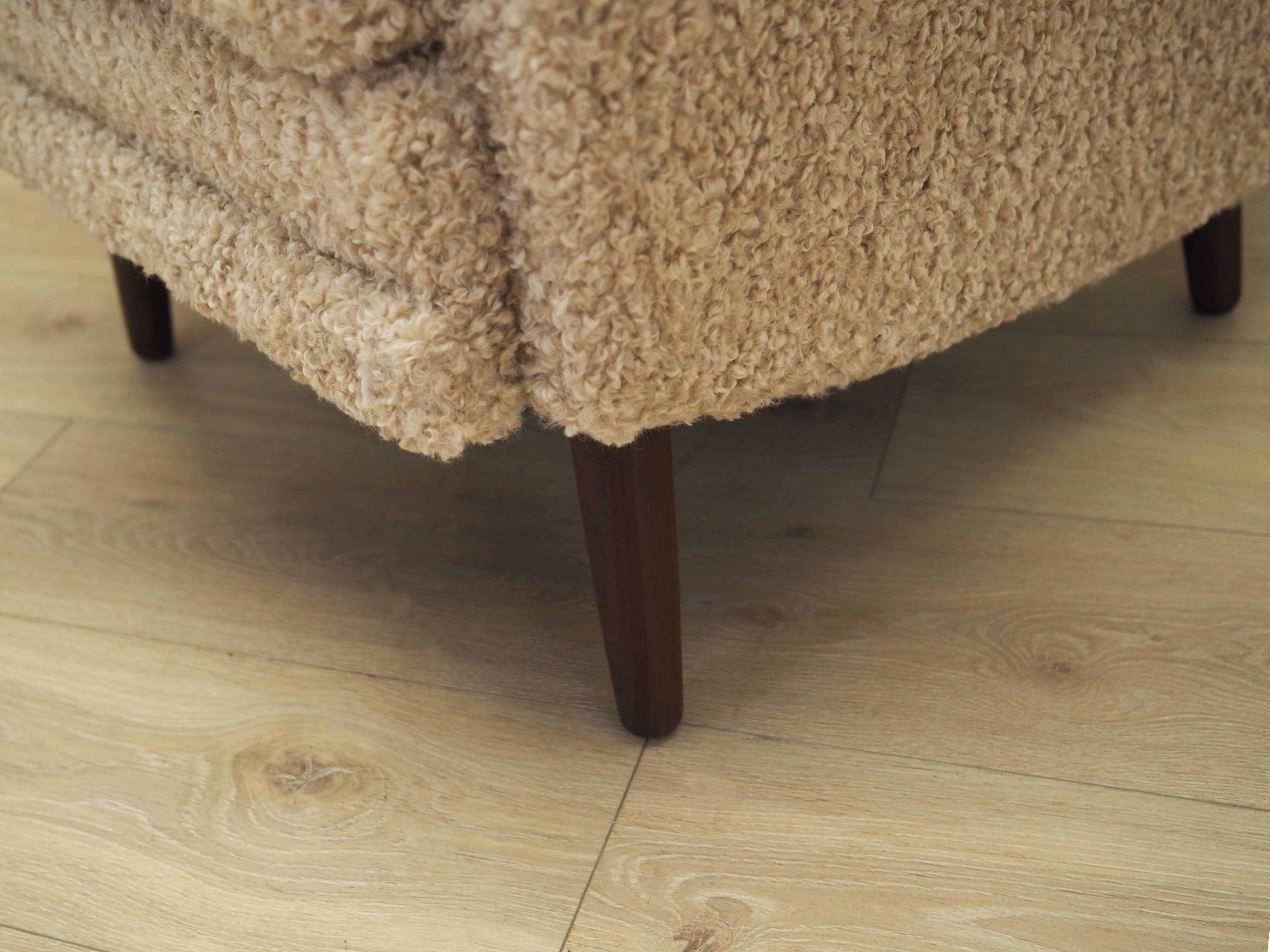 Fauteuil beige, design danois, années 1970, production : Danemark