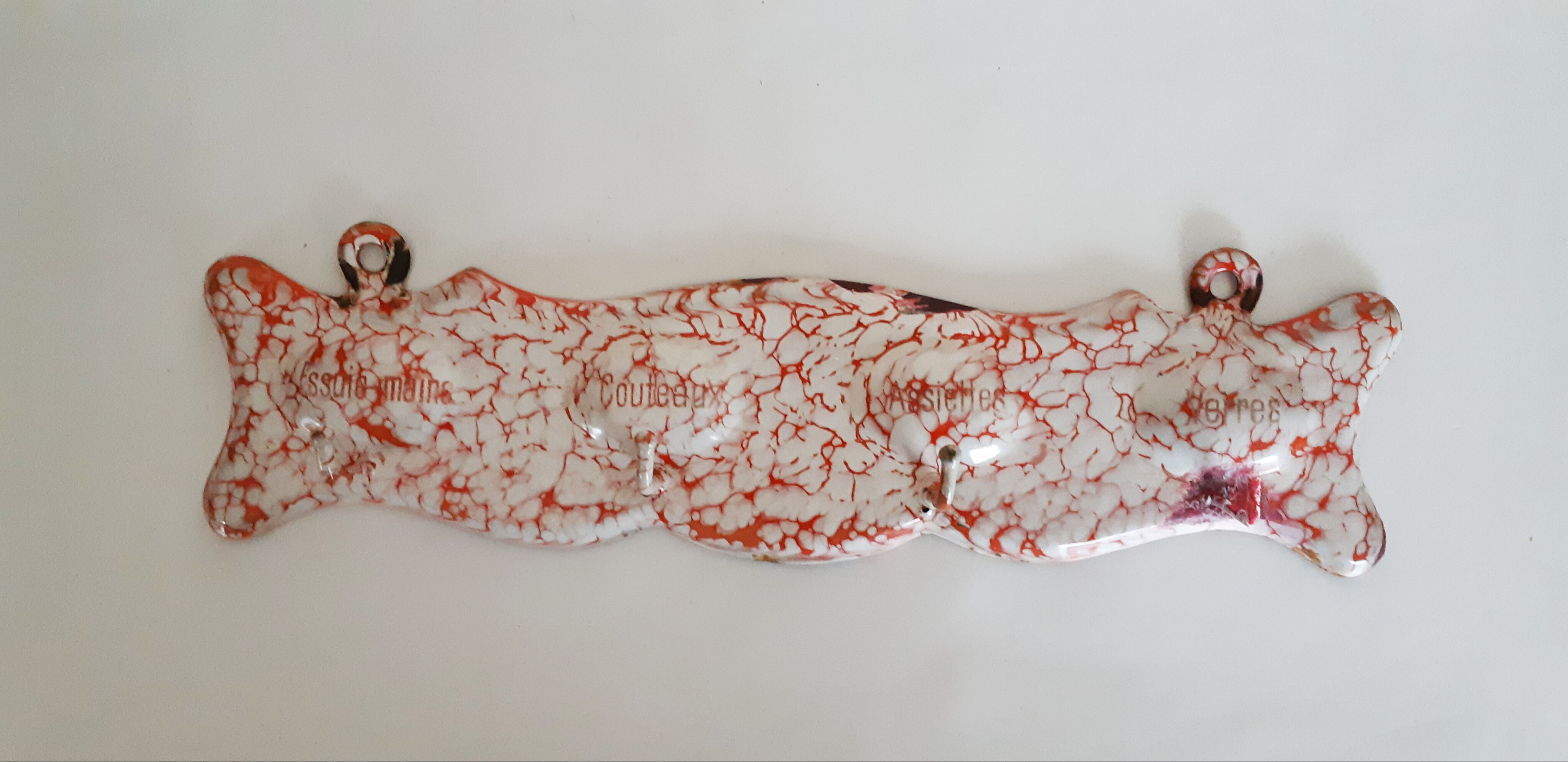 Enamel tea towel holder