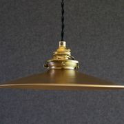 suspension opaline ancienne peinte en doré, livrée avec cable et douille neufs