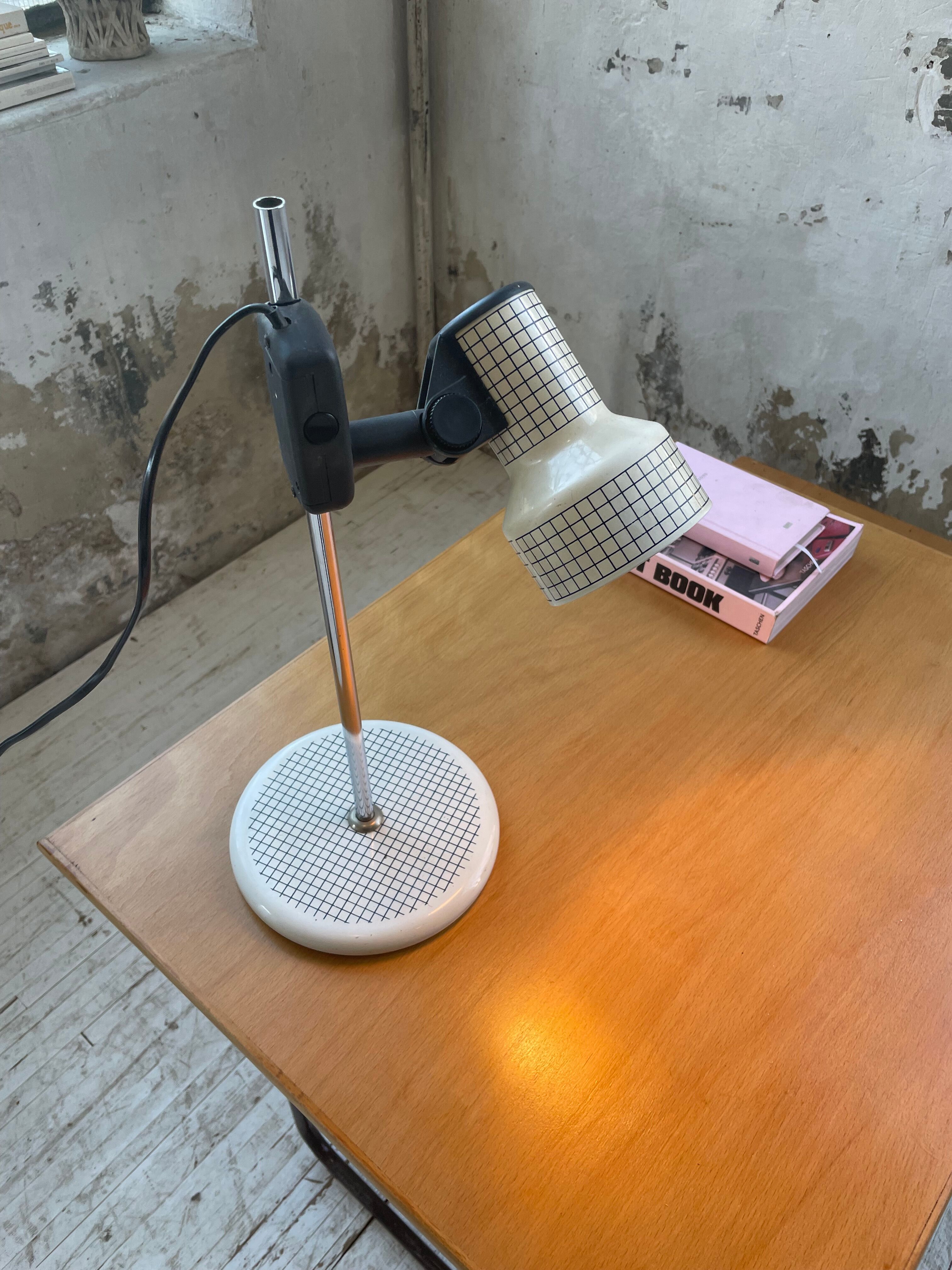 Articulated desk lamp 80s